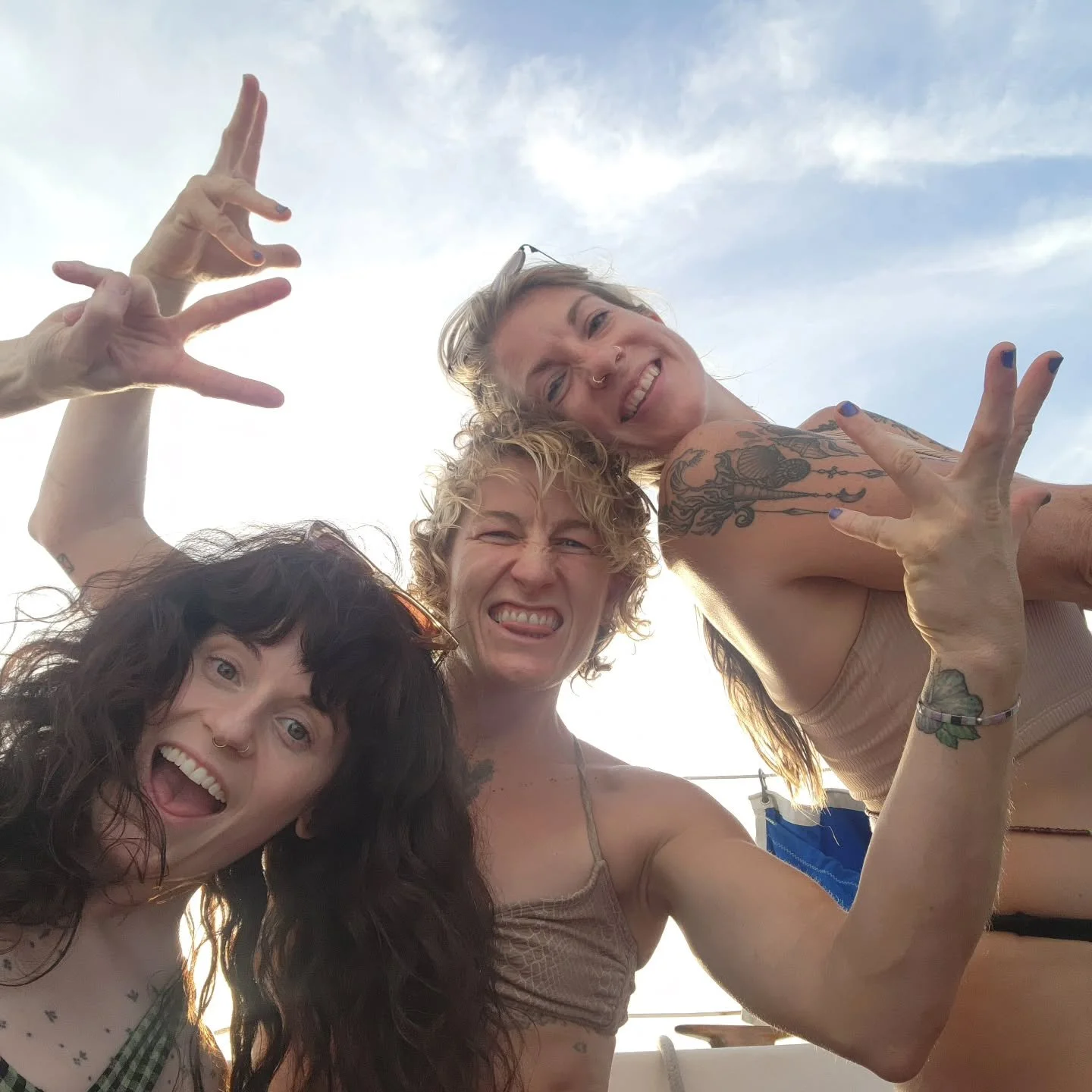 It has Begun
You may lose 2 beers before you get a sip
You may lose your foot to a machete
... thats sailor exaggerating.. it was sheathed 

But a tripod always succeeds.

Today to Egmont Key.
Tomorrow.
We welcome the possibilities
♡