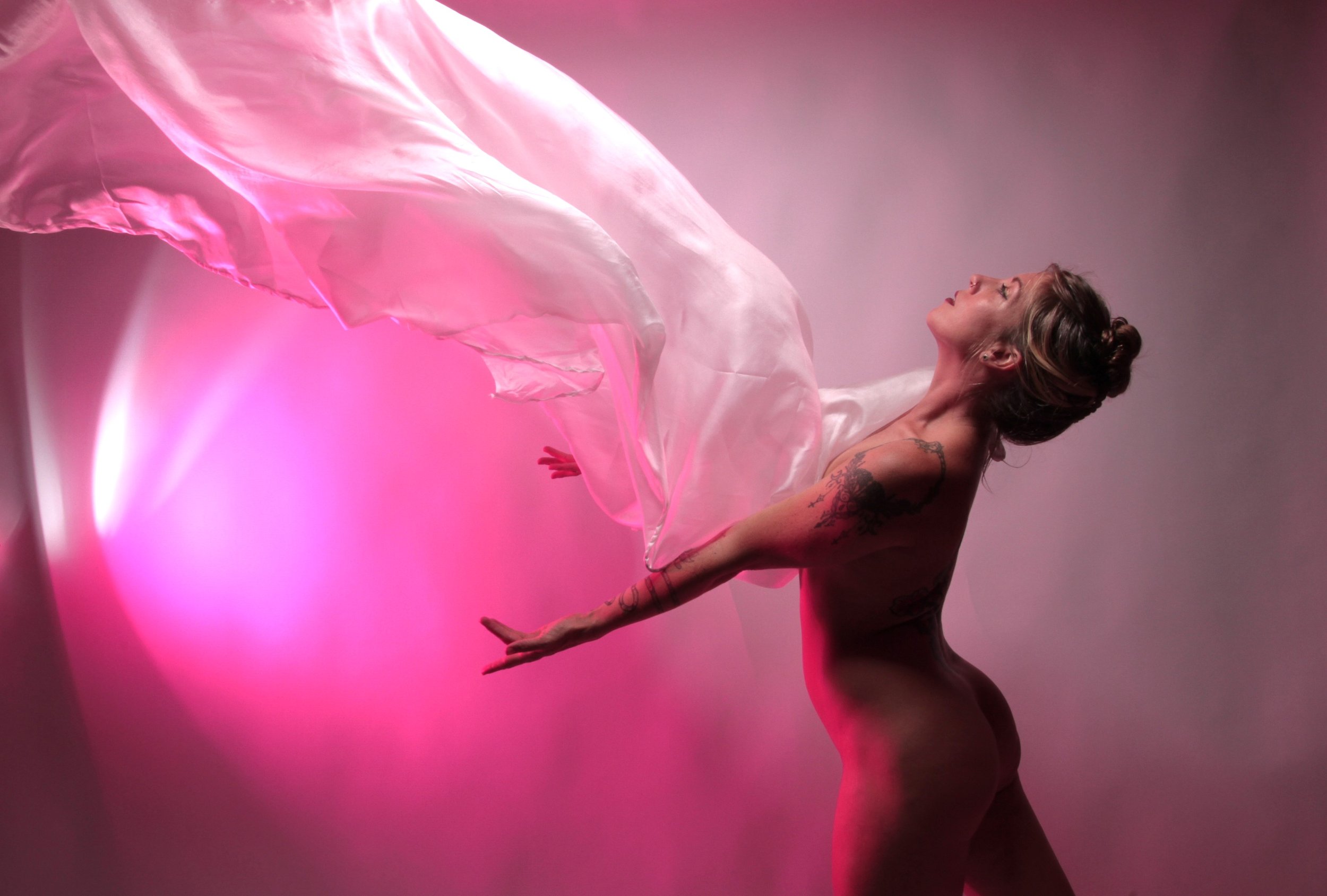 gaea pink light white silk .JPG