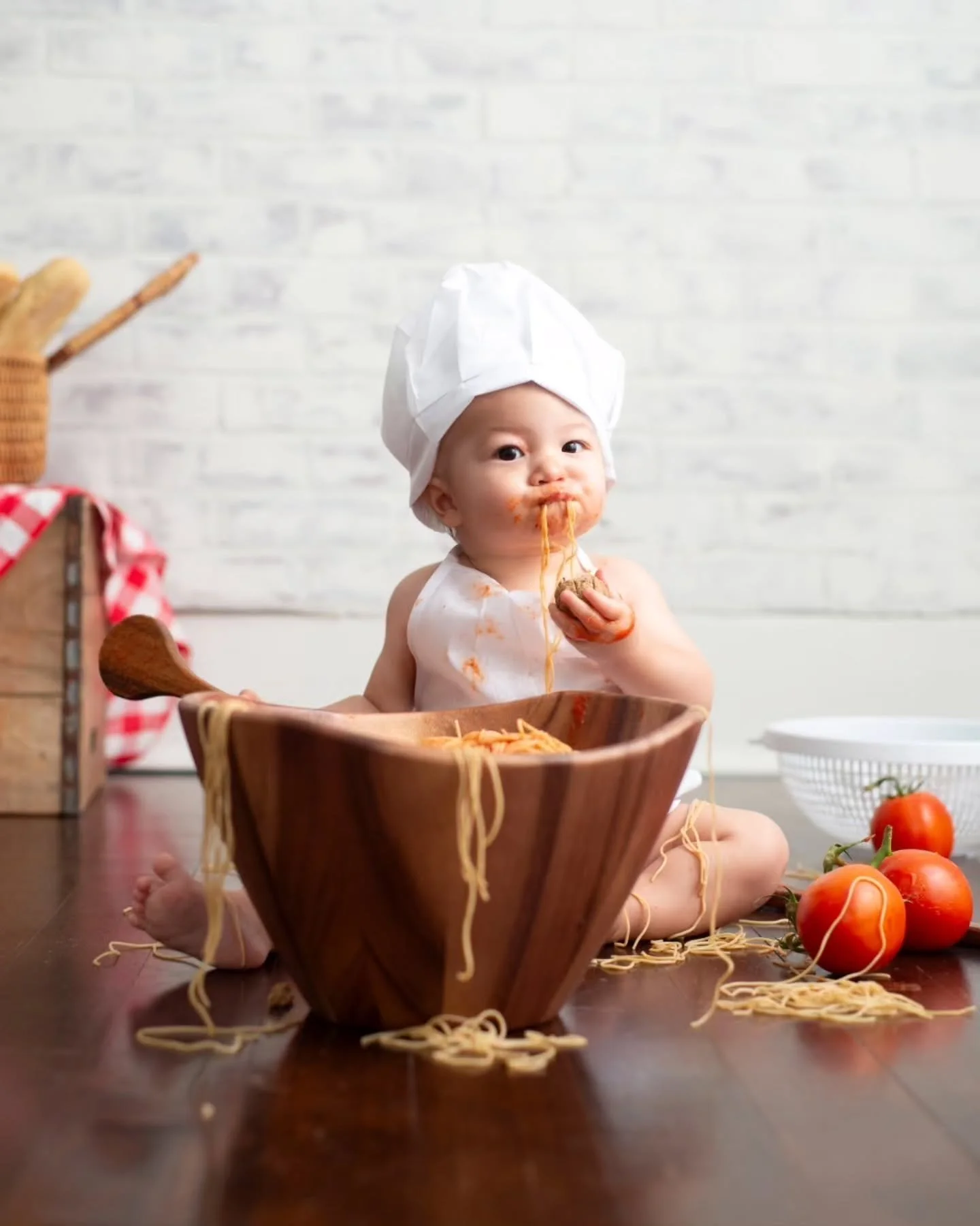 He said nah to the cake smash and did a spaghetti smash instead 😆🤌🍝 #happyfirstbirthday