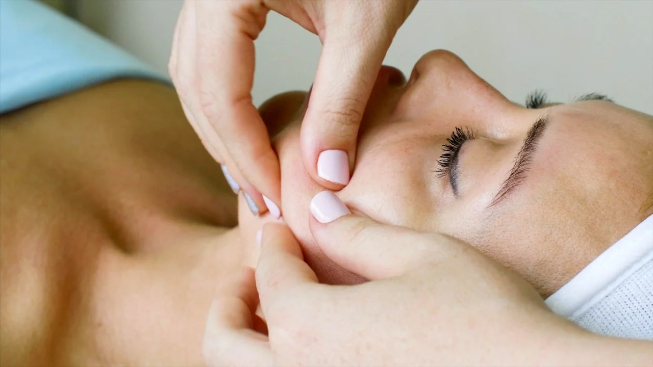 Sculptural Lifting & Buccal Massage