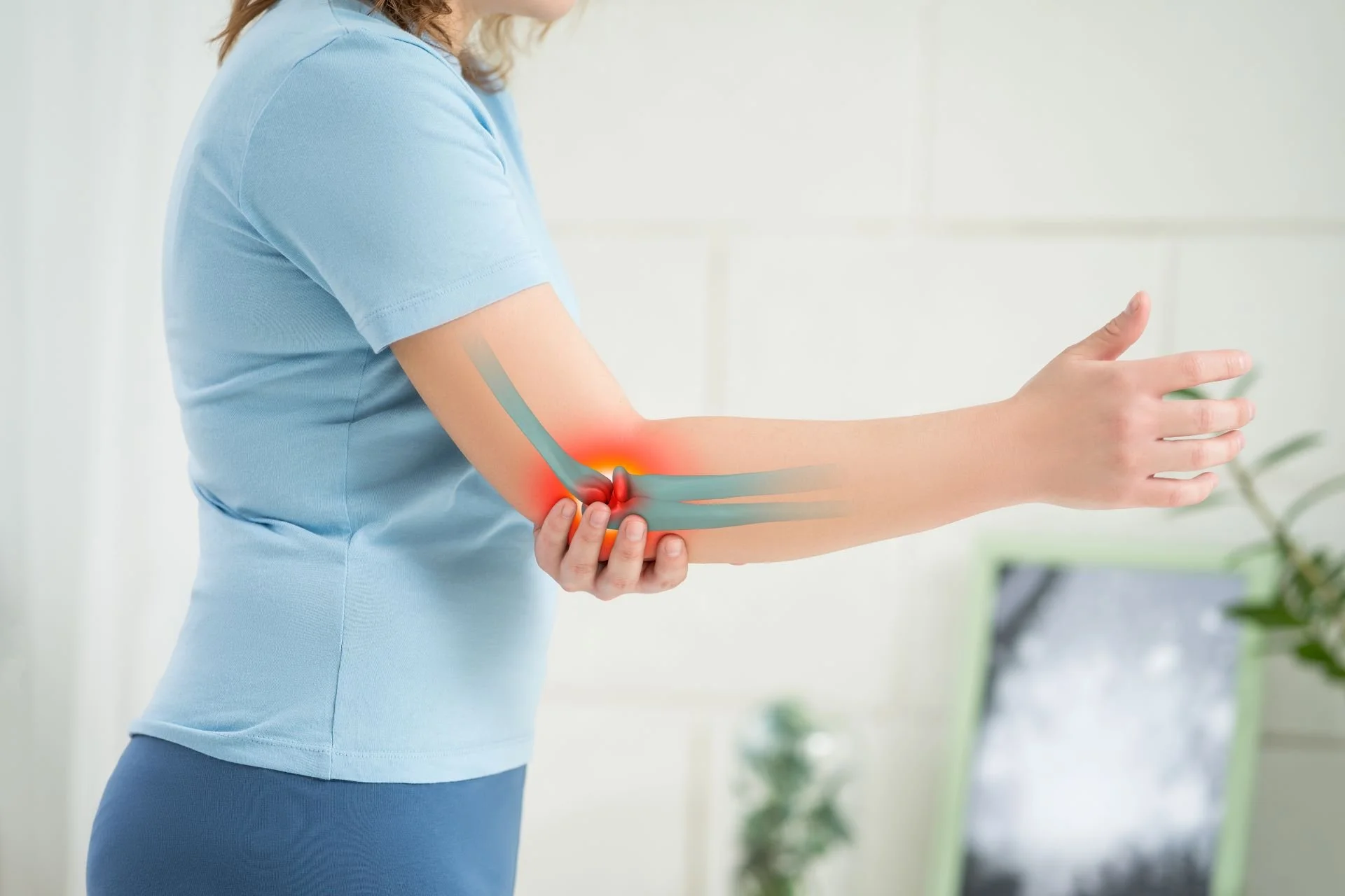 Massage for Tendonitis: Easing Tendon Inflammation Massage for Tendonitis: Easing Tendon Inflammation - Woman+suffering+from+pain+in+cubit