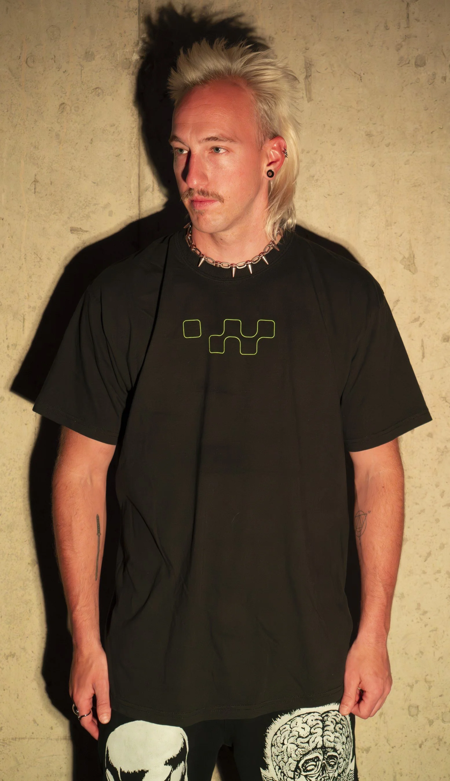acidwave_tee_front_waveform_mens.jpg