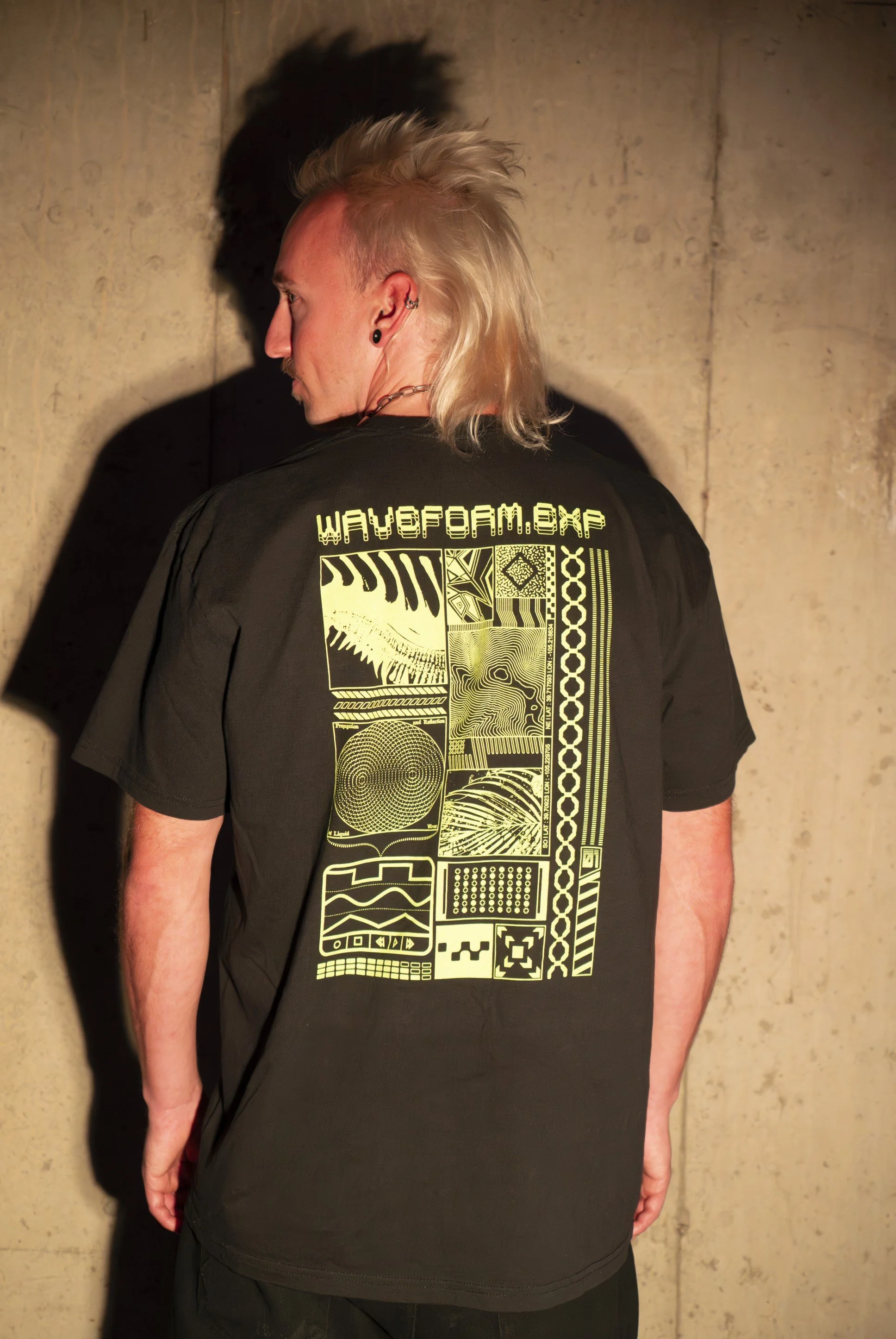 acidwave_tee_back_waveform_mens.jpg