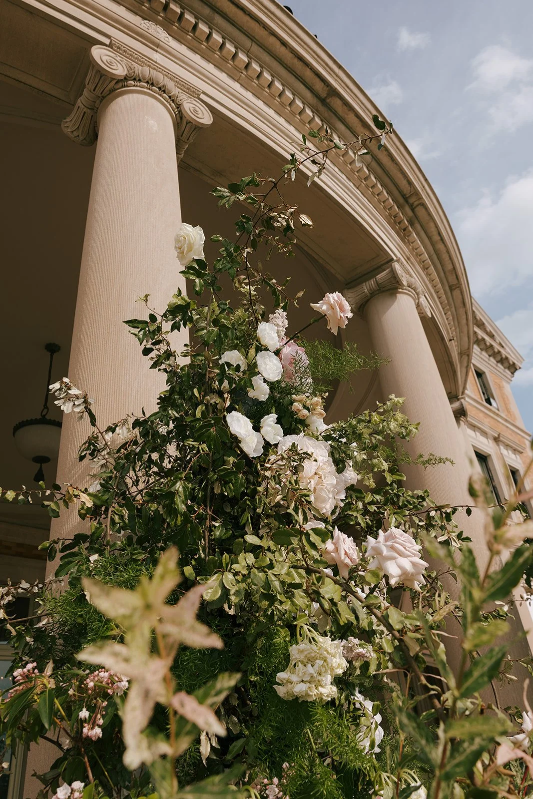 Isa + Cody | Photographer: Molly Adams | Florals: Matthew Muscarella | Venue: Sleepy Hollow Country Club