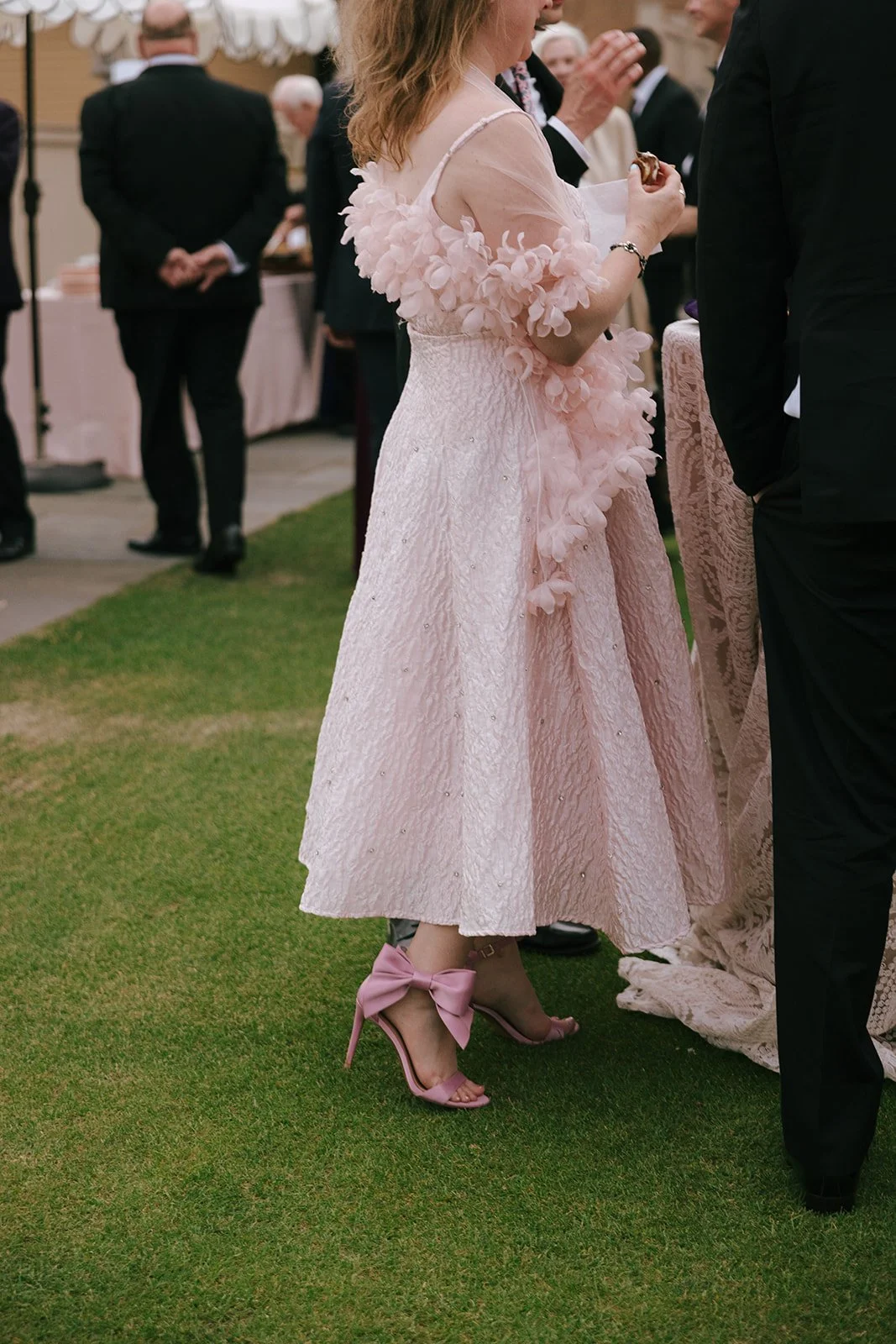 Isa + Cody | Photographer: Molly Adams | Florals: Matthew Muscarella | Venue: Sleepy Hollow Country Club