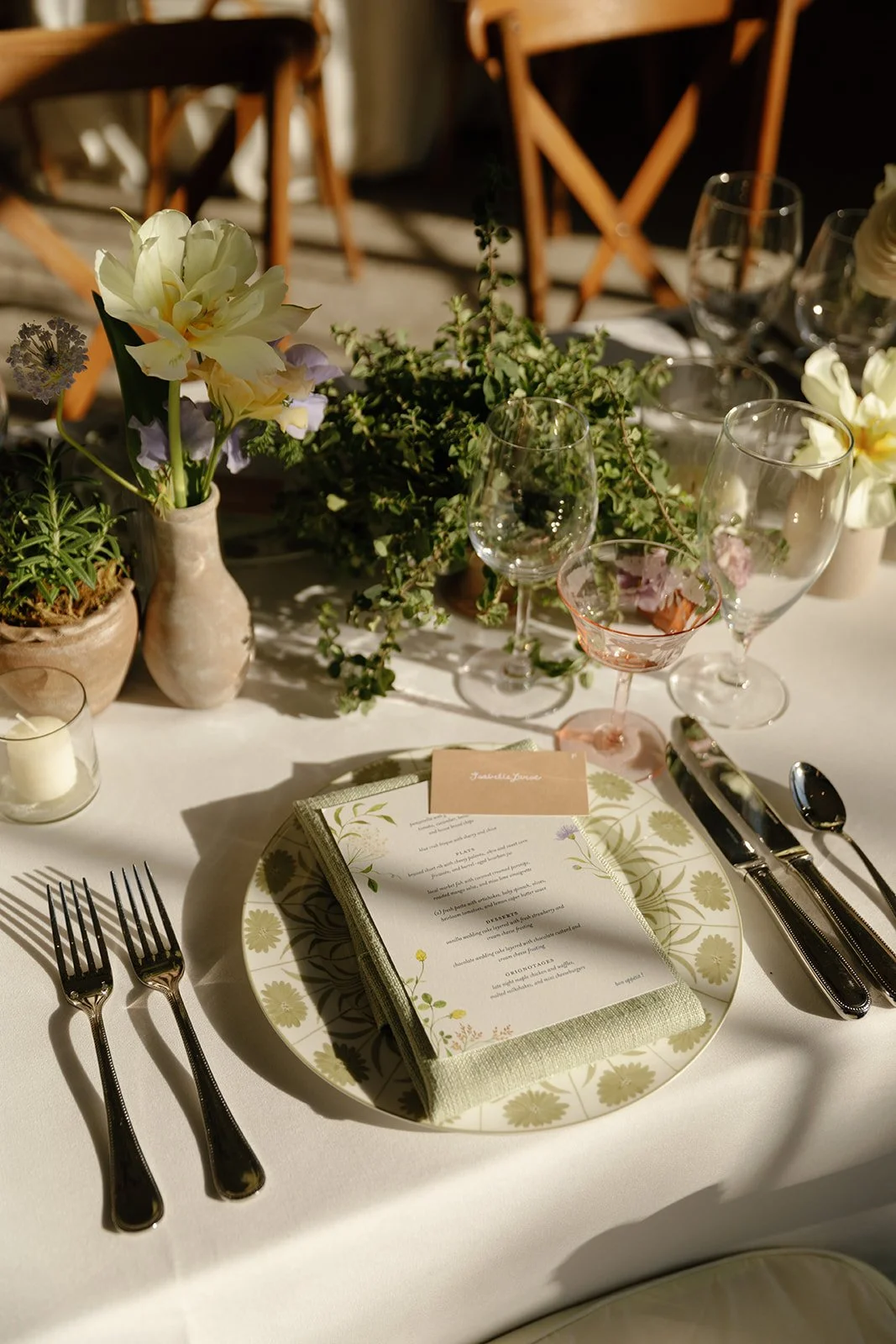 Isabelle + Carl | Photographer: Katie McCuin | Florals: Petaloso | Venue: Kiawah Island Club River Course