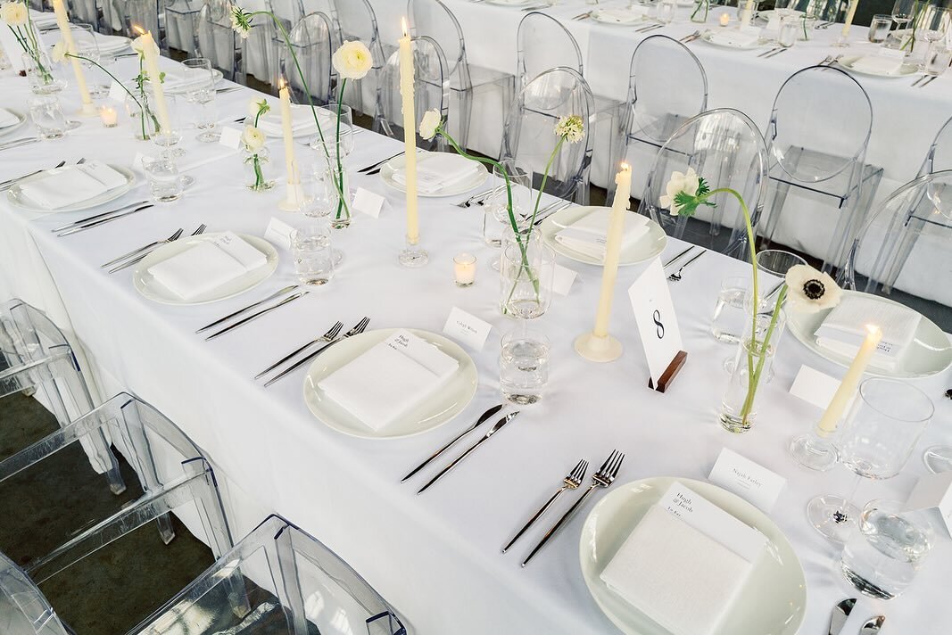 so sleek and so clean | reminiscing on Hugh + Jacob&rsquo;s Spring &lsquo;23 wedding 🍽️🤍

📸: @michaellajelin 

#reception #weddingreception #weddingplanner #wedding #grooms #tablescape #weddingdesign