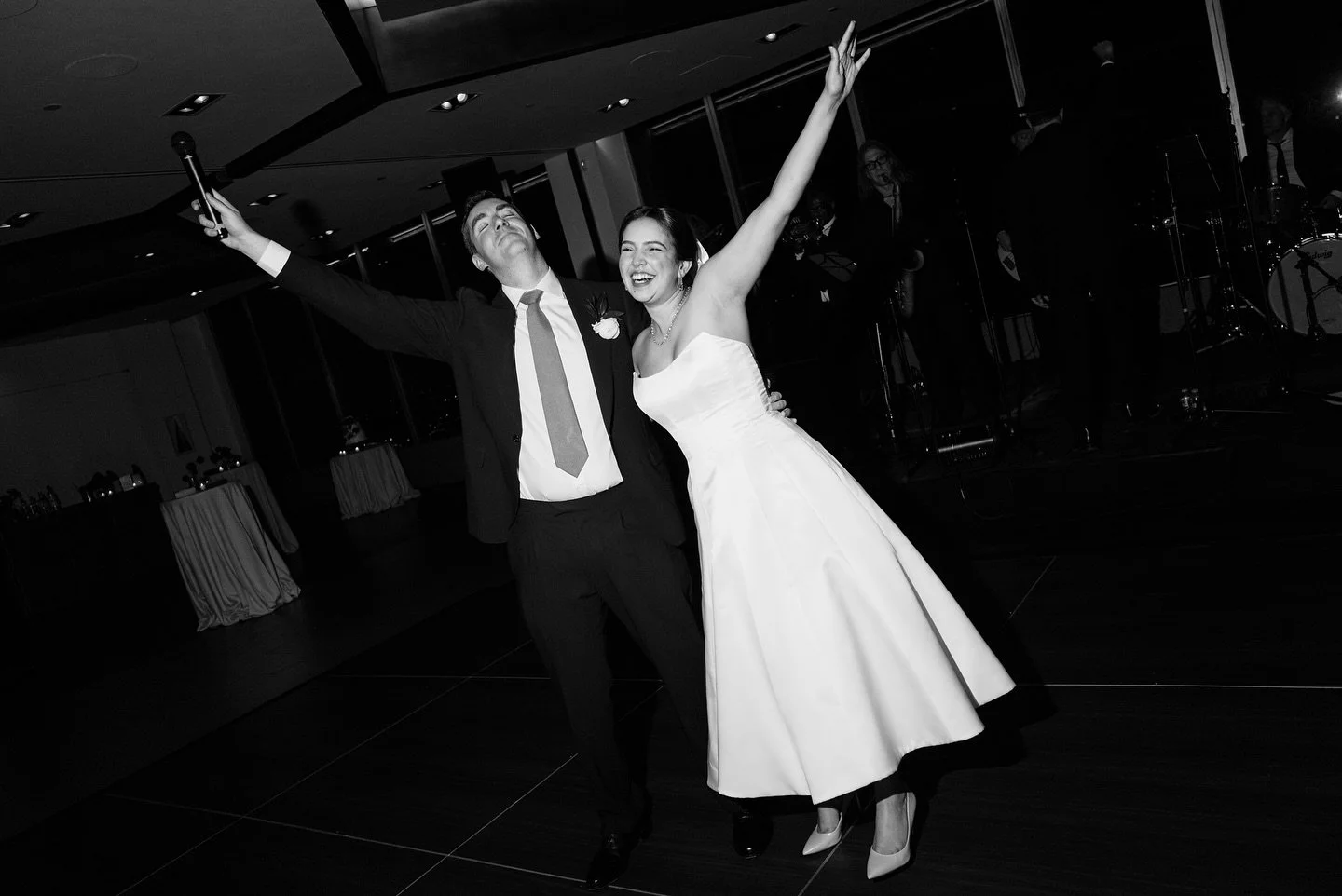 this is the feeling we always aim for&hellip;.true joy on the dance floor ❣️

@allisonhammondcreative 
@eventsatmanhatta 

&bull; &bull; &bull; &bull; 

#happycouple #weddingday #love #weddingreception #weddingplanner #manhattawedding #nyc