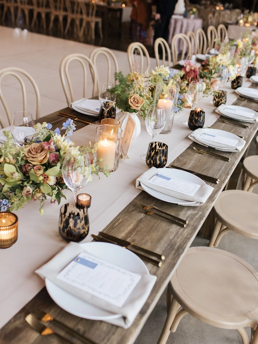 We kicked off the 2026 season by celebrating Raven + Alex at #TheDunlin and still love reminiscing on this day 🤍 

the textures, the colors, the happiest couple, the snow&hellip;🥰 ❄️ 

photo: @jenniferaustinweddings @jenniferaustinphoto 
venue: @du