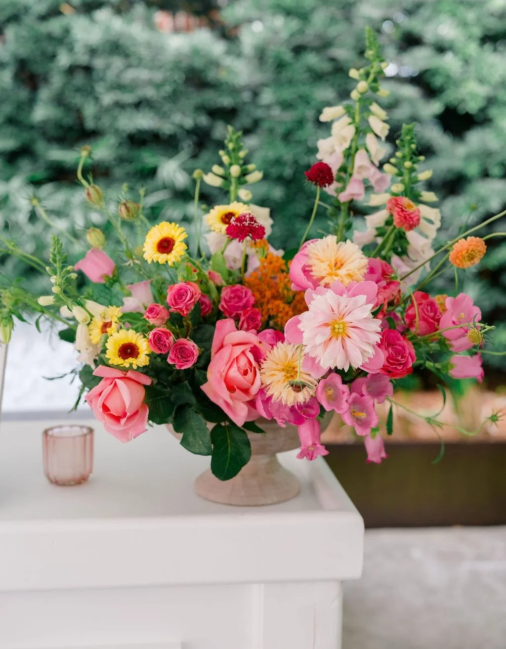 Colorful florals + colorful cocktails = the best combination🍹 For Erica &amp; Alex&rsquo;s wedding, we served sweet sangria at cocktail hour in memory of Erica&rsquo;s Grandpa Bob&rsquo;s favorite drink. Swipe for the sweetest tribute &rarr;

Photo:
