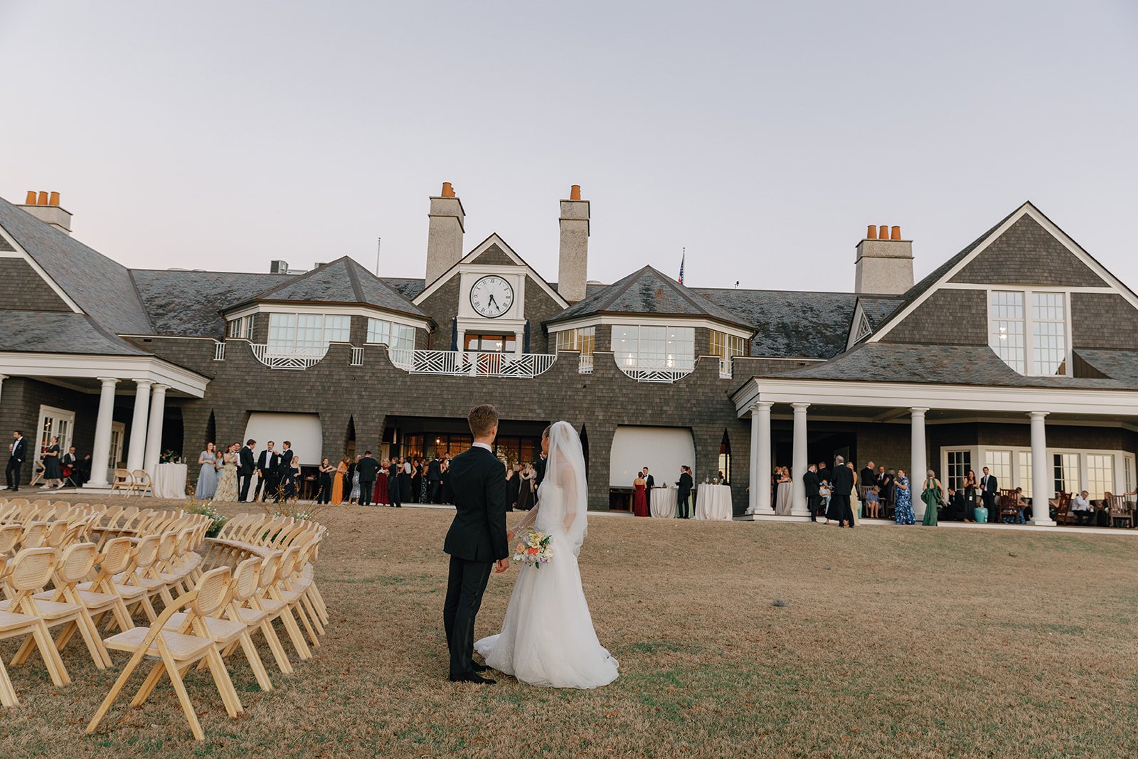 Isabelle + Carl | Photographer: Katie McCuin | Florals: Petaloso | Venue: Kiawah Island Club River Course