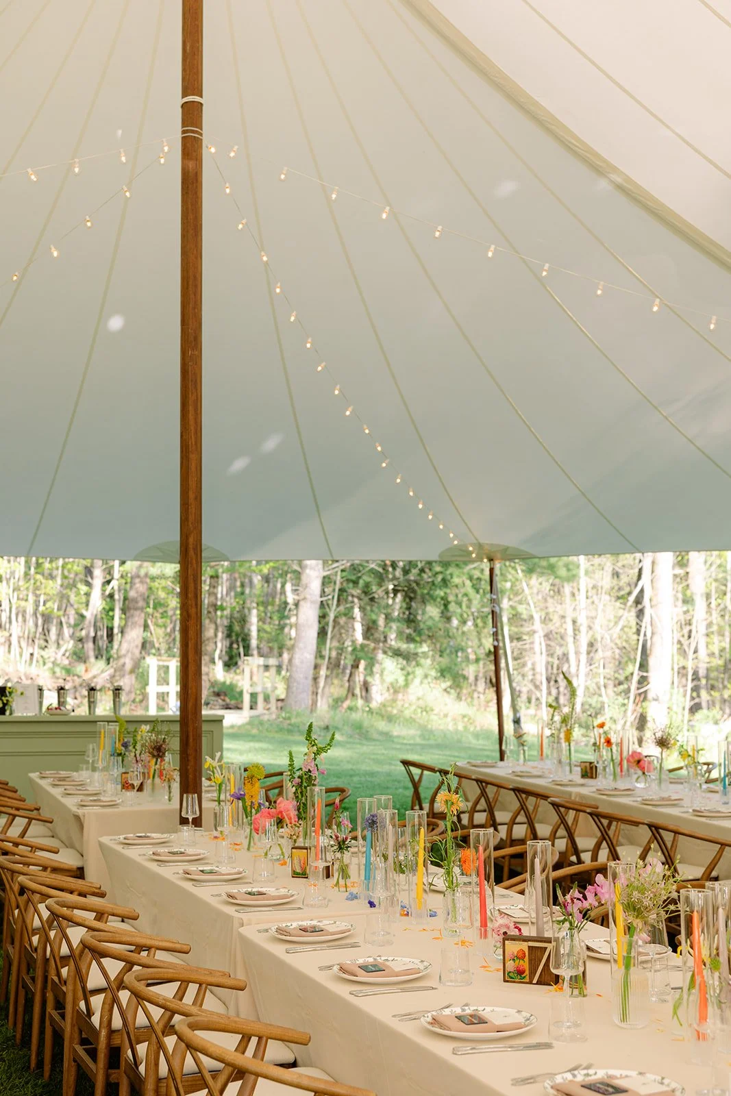 Gemma + Julian | Photographer: Tess Schilke | Florals: Justin Reis | Venue: Hotel Lilien