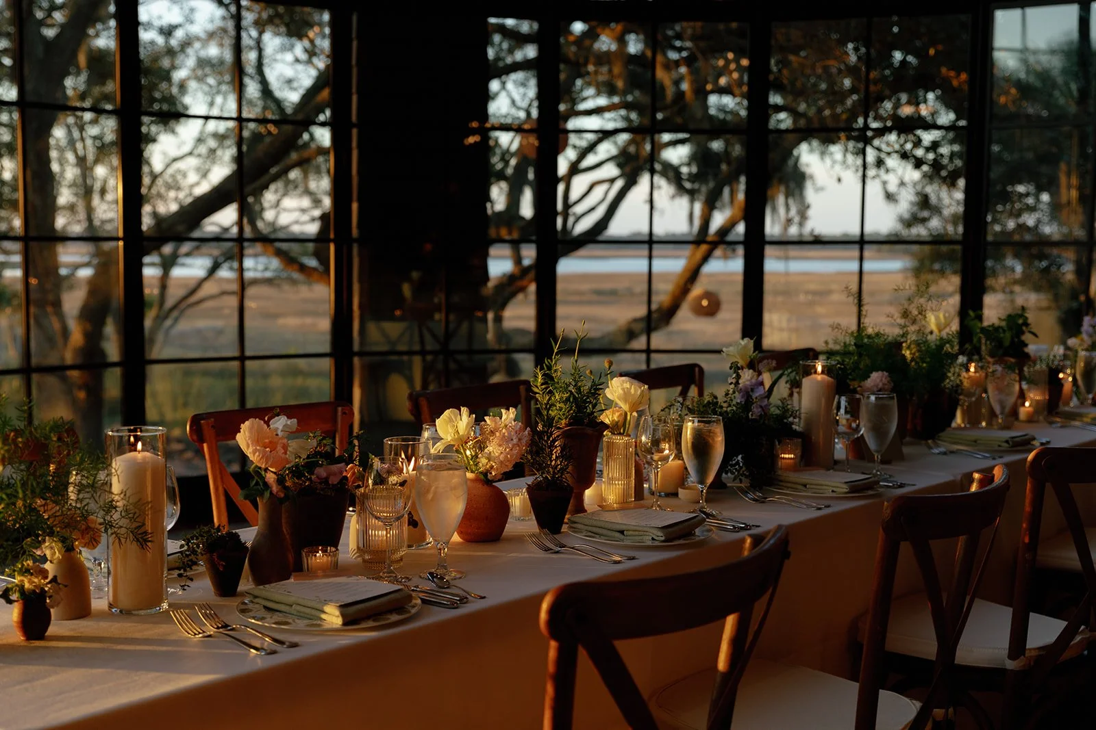 Isabelle + Carl | Photographer: Katie McCuin | Florals: Petaloso | Venue: Kiawah Island Club River Course