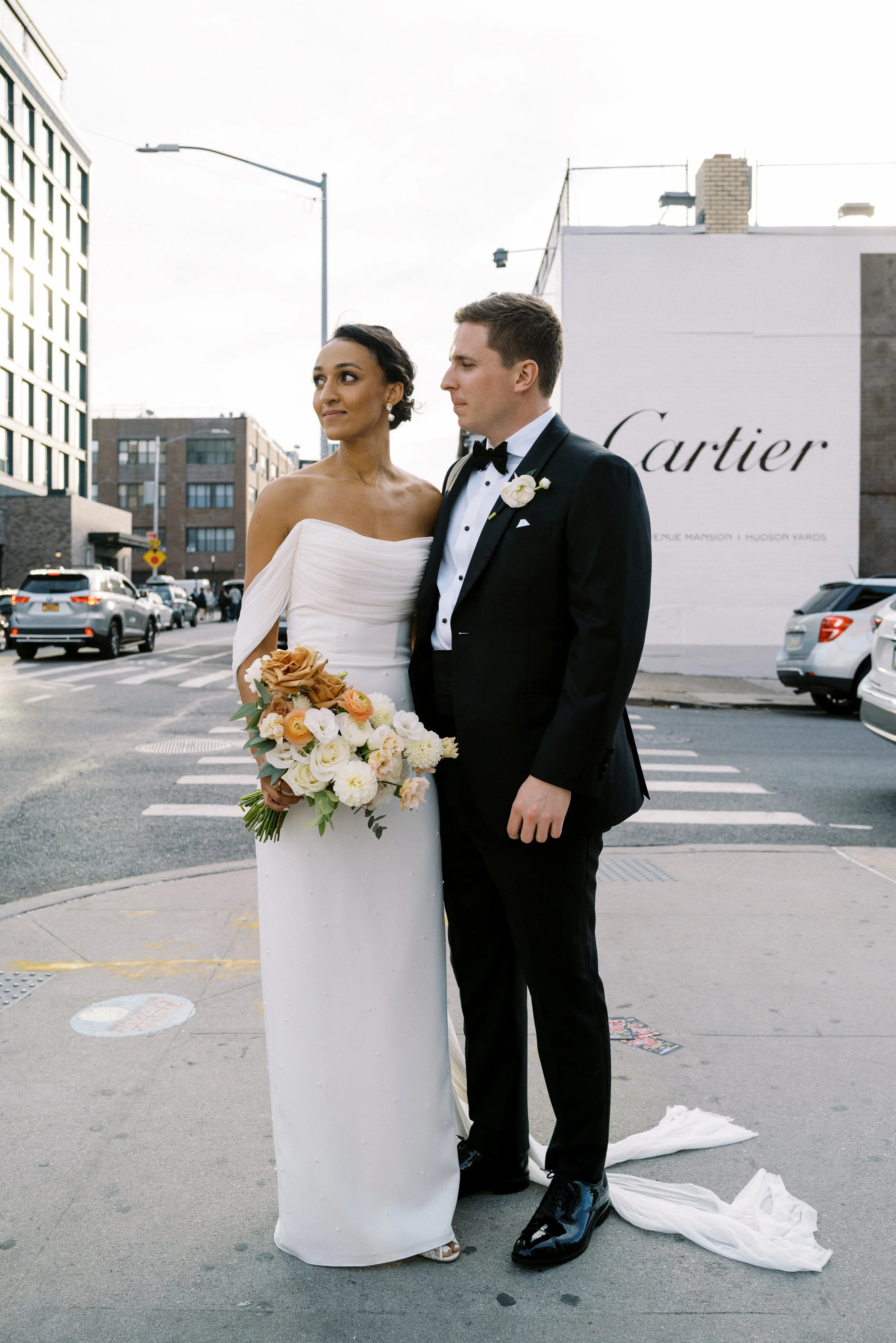 Gabby + Derek | Photographer: Allison Hammond Creative | Florals: Yellow Bow