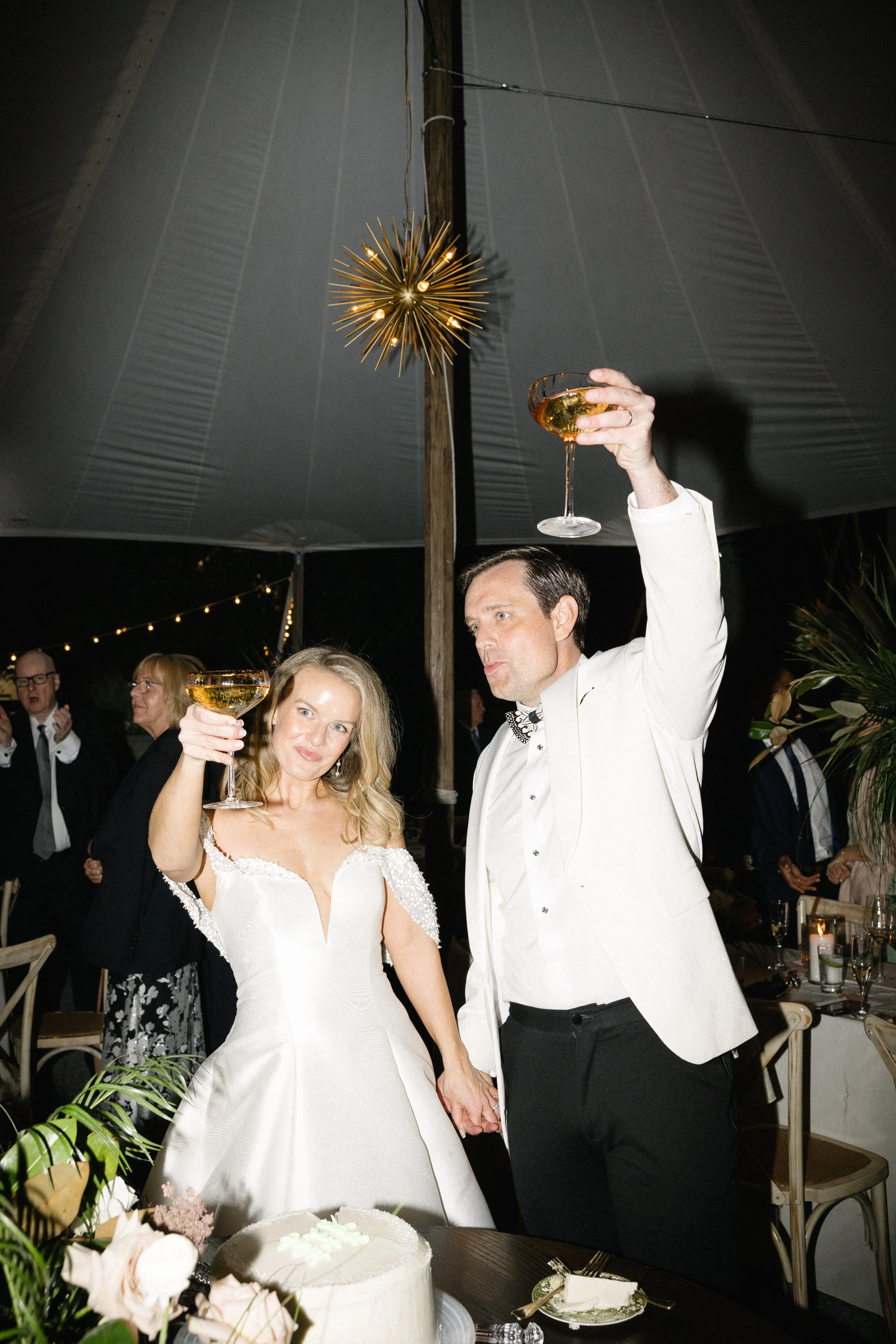 Annie + Geoff | Photographer: Janelle Putrich | Florals: Petal & Peach | Venue: The Gibbes Museum of Art 