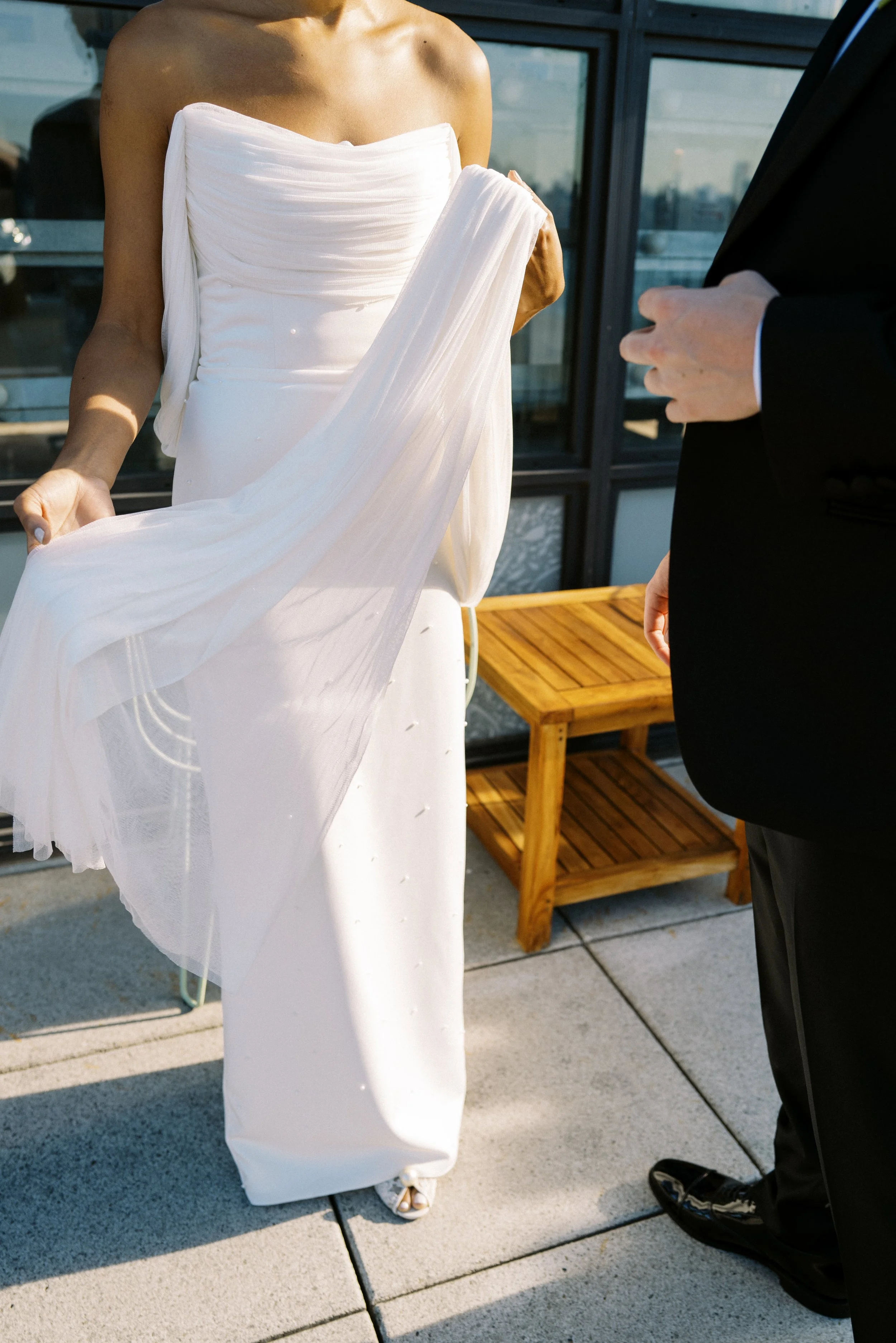 Gabby + Derek | Photographer: Allison Hammond Creative | Florals: Yellow Bow