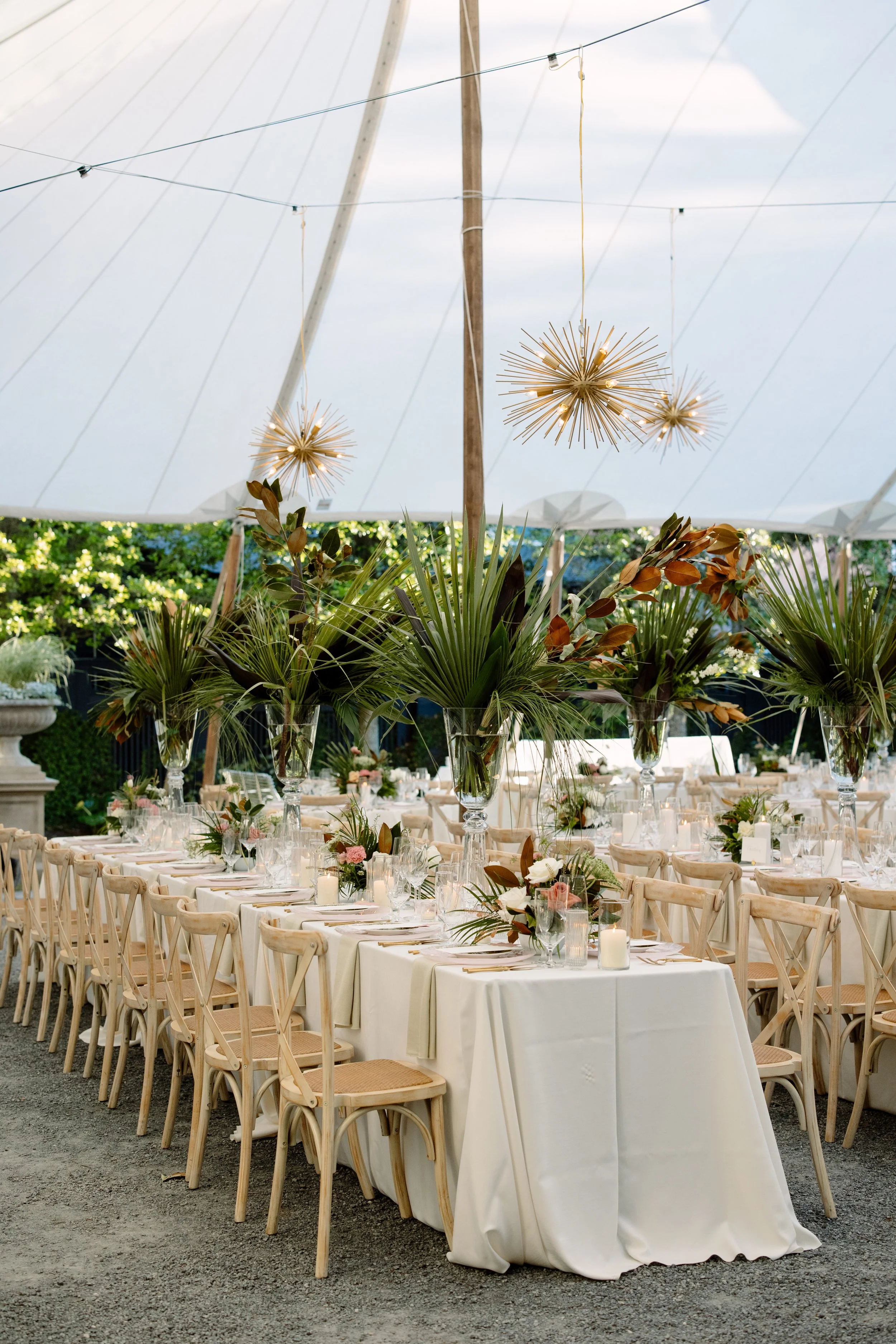 Annie + Geoff | Photographer: Janelle Putrich | Florals: Petal & Peach | Venue: The Gibbes Museum of Art 