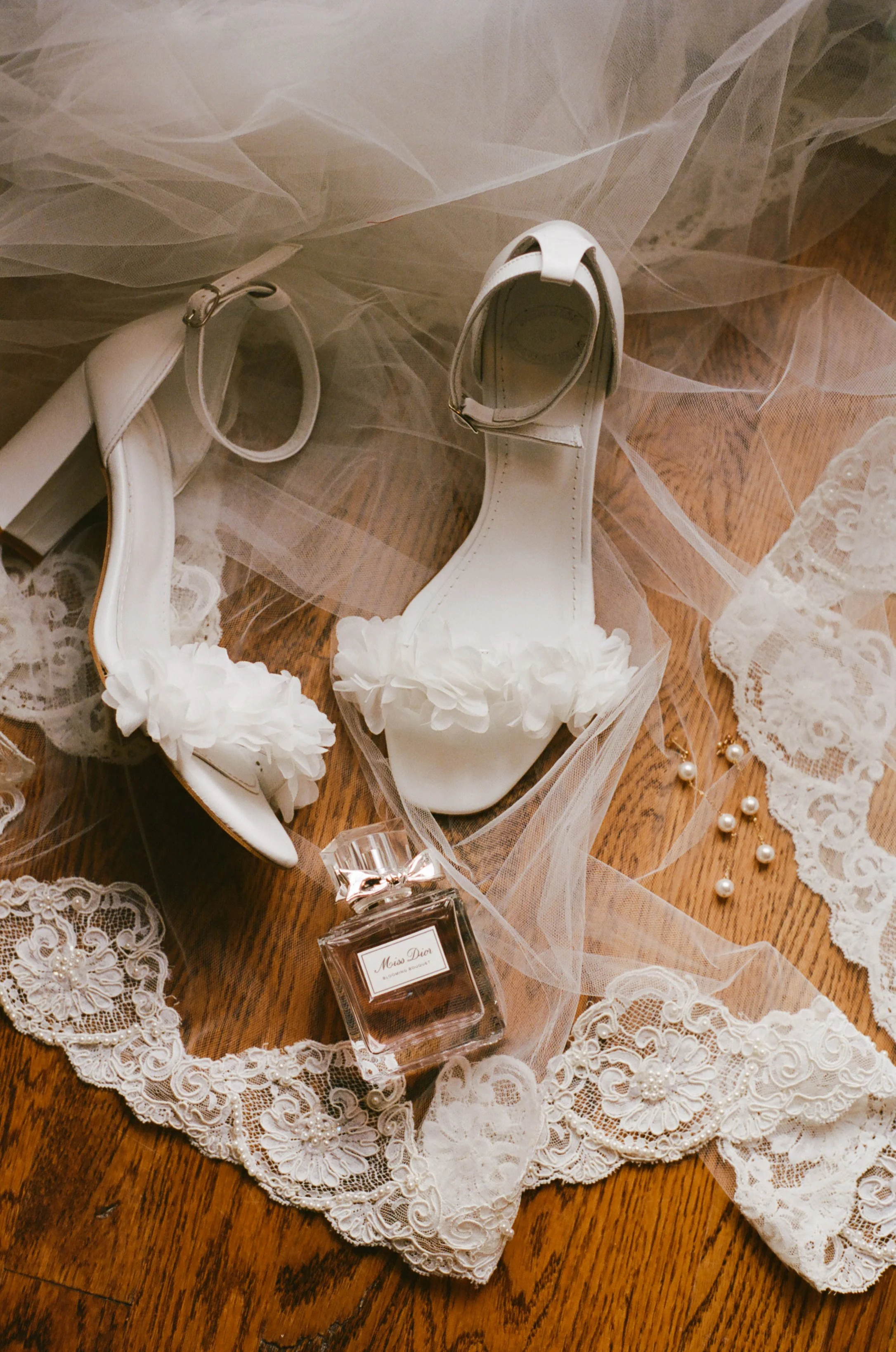 Maggie & Josh | Classic and romantic Charlotte, NC wedding | Photographer: Allison Hammond Creative | Florals: Springvine Designs