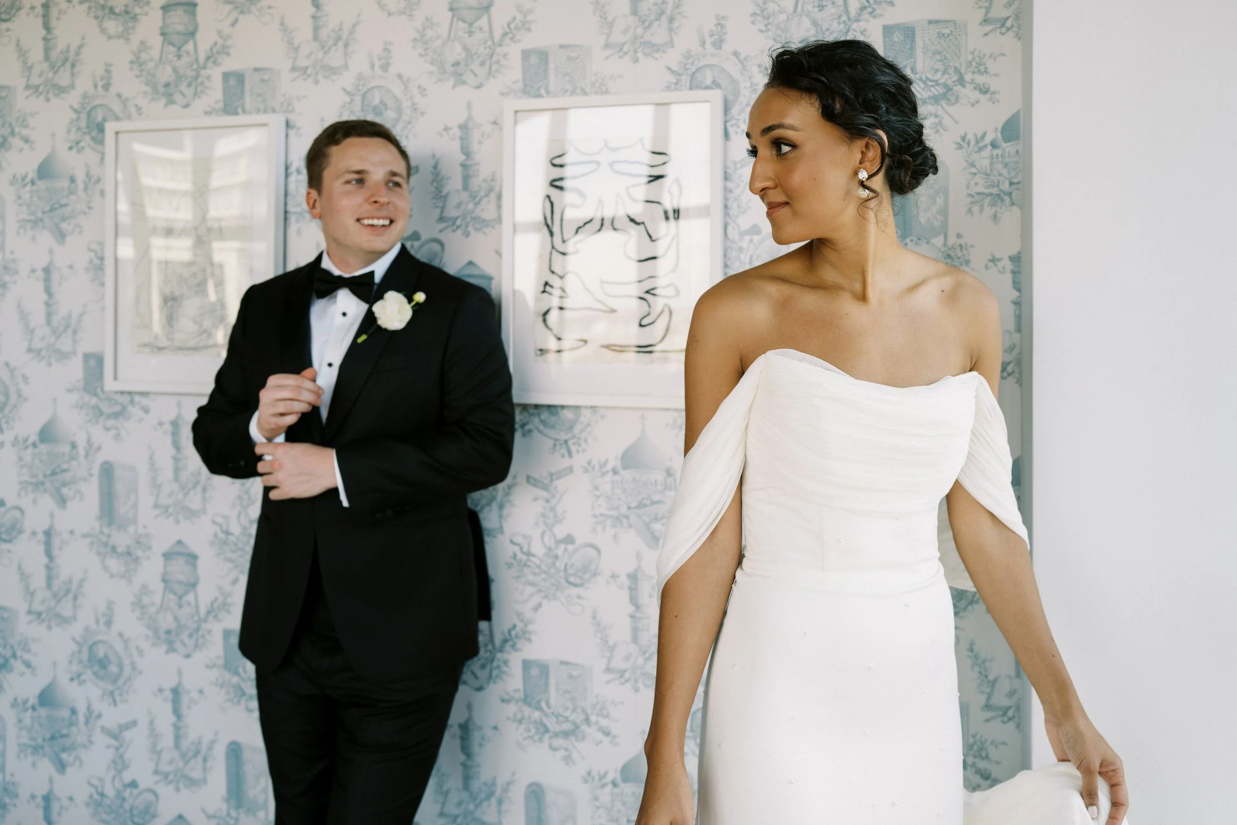 Gabby + Derek | Photographer: Allison Hammond Creative | Florals: Yellow Bow