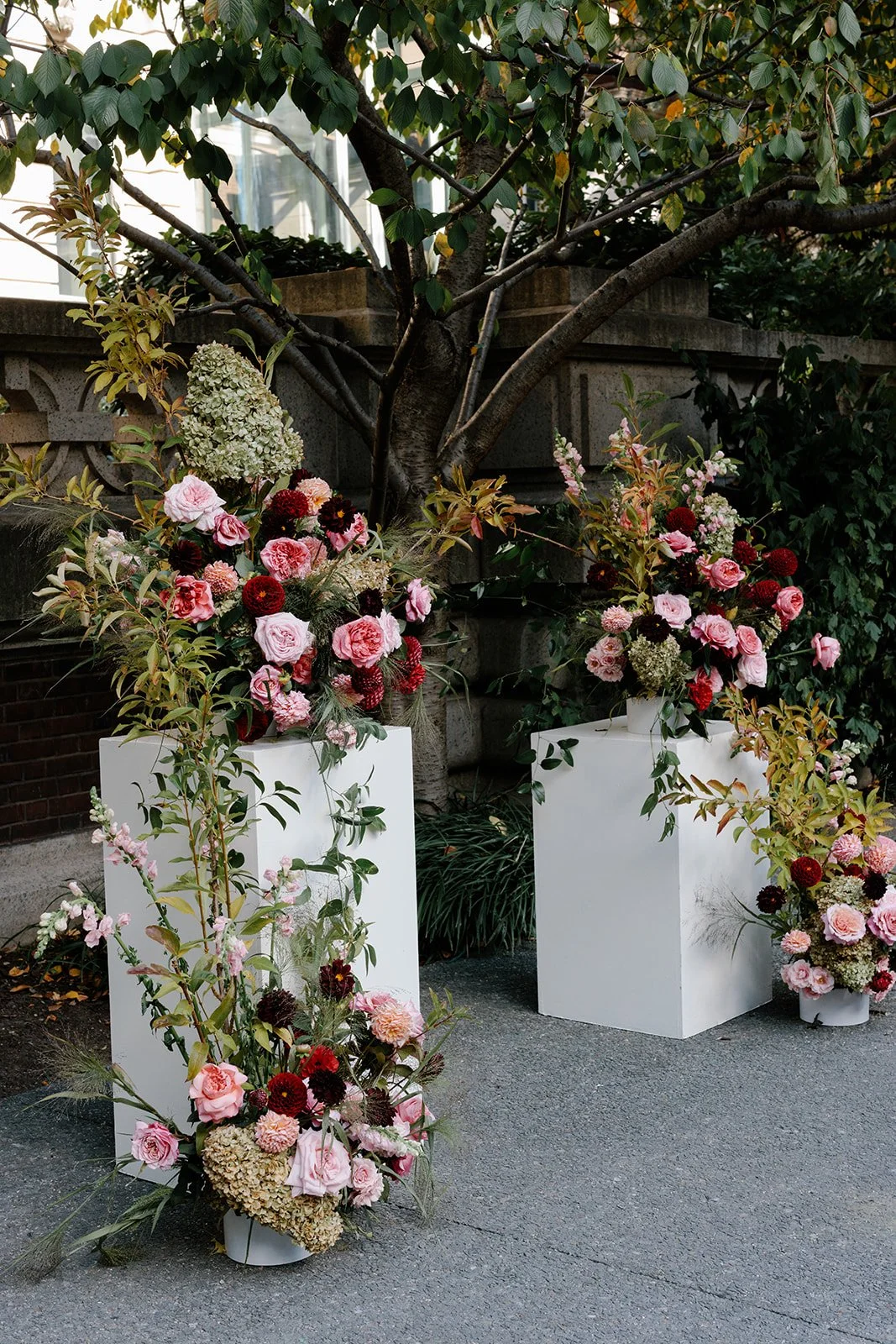 Louise + Shaun | Photo: Vik Moon | Florals: Lulo Floral | Venue: Cooper Hewitt