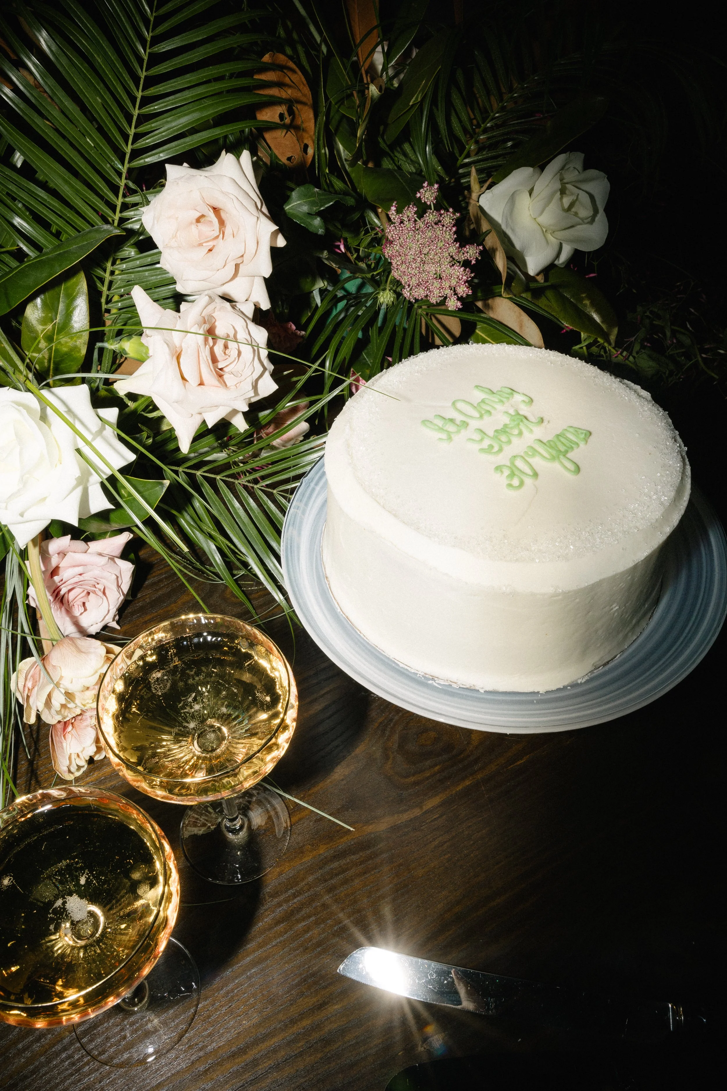 Annie + Geoff | Photographer: Janelle Putrich | Florals: Petal & Peach | Venue: The Gibbes Museum of Art 