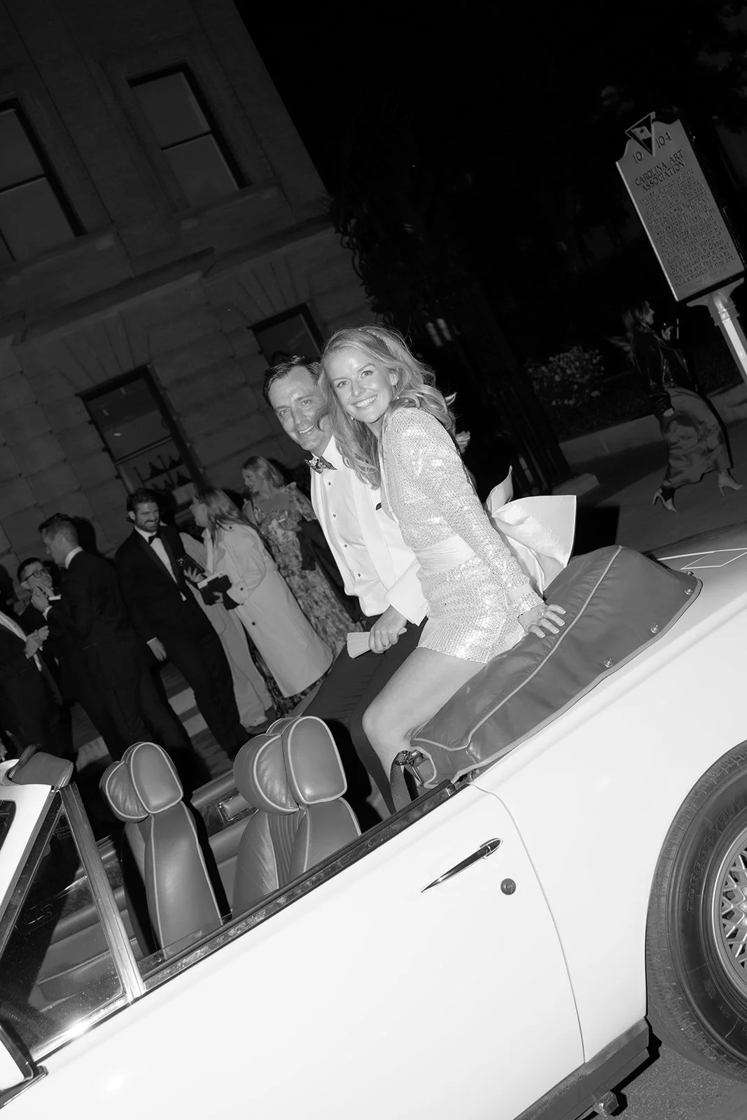 Annie + Geoff | Photographer: Janelle Putrich | Florals: Petal & Peach | Venue: The Gibbes Museum of Art 