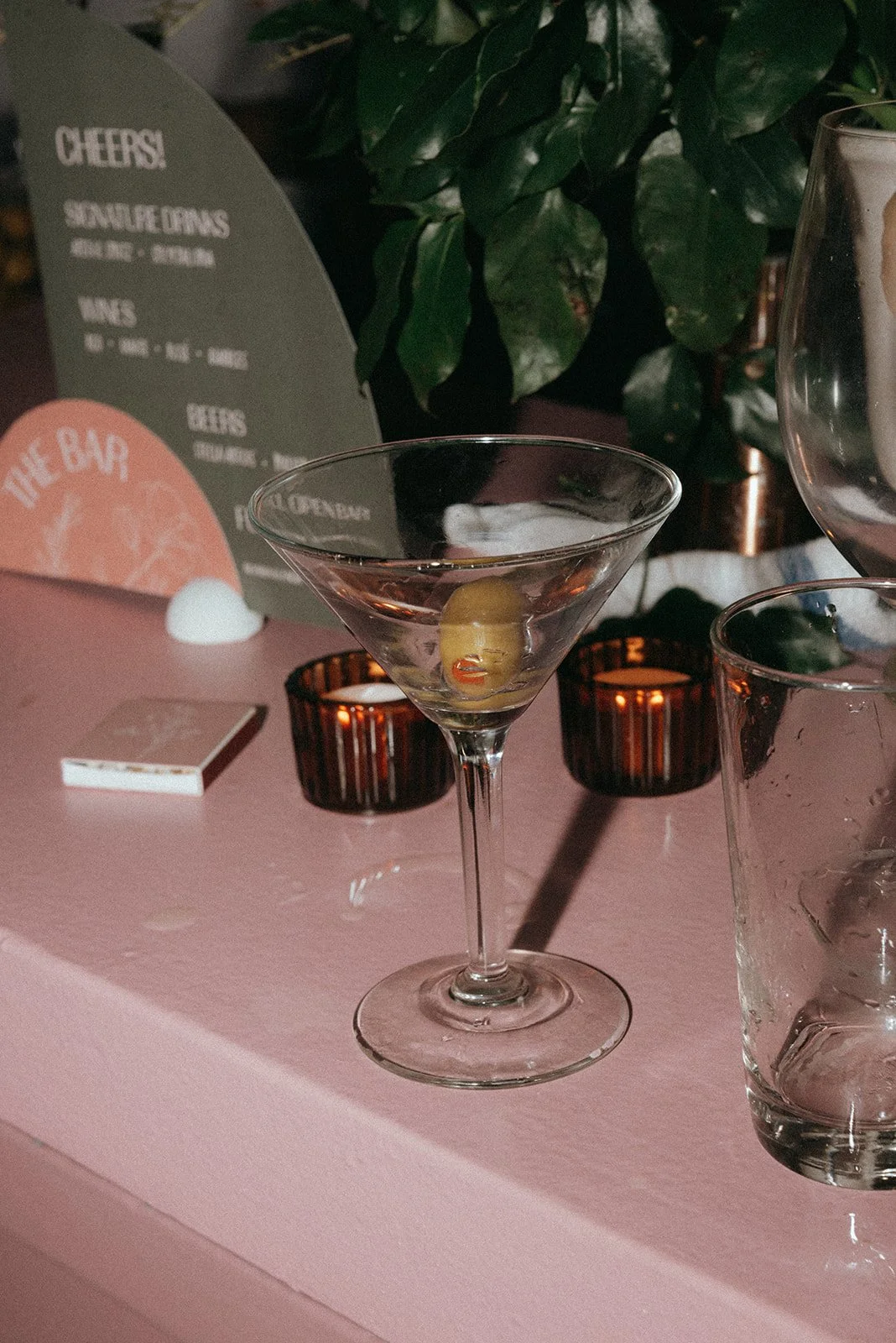 Alyssa + Zach | Photographer: N. Mickle | Florals: Moonlight Iris Designs | Venue: William Aiken House