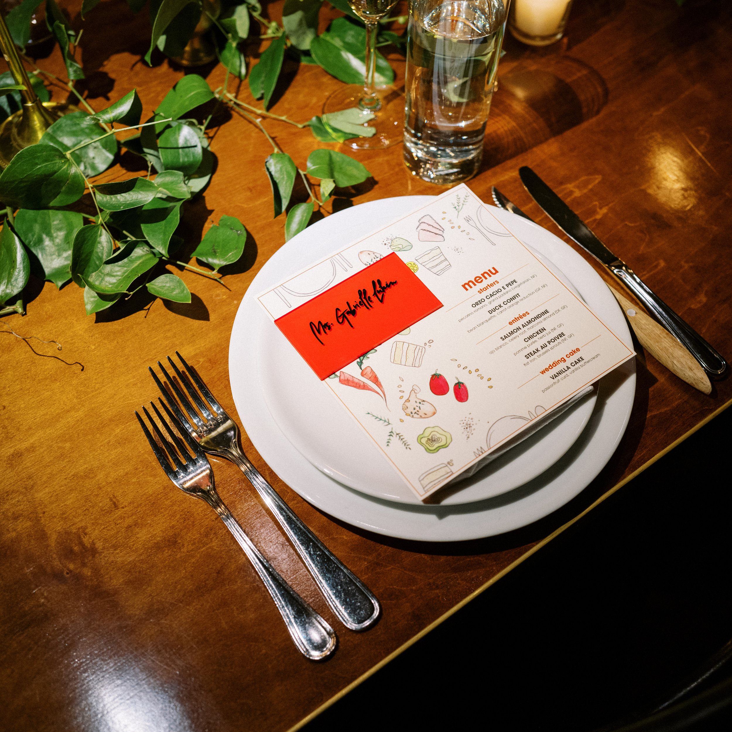 Gabby + Derek | Photographer: Allison Hammond Creative | Florals: Yellow Bow