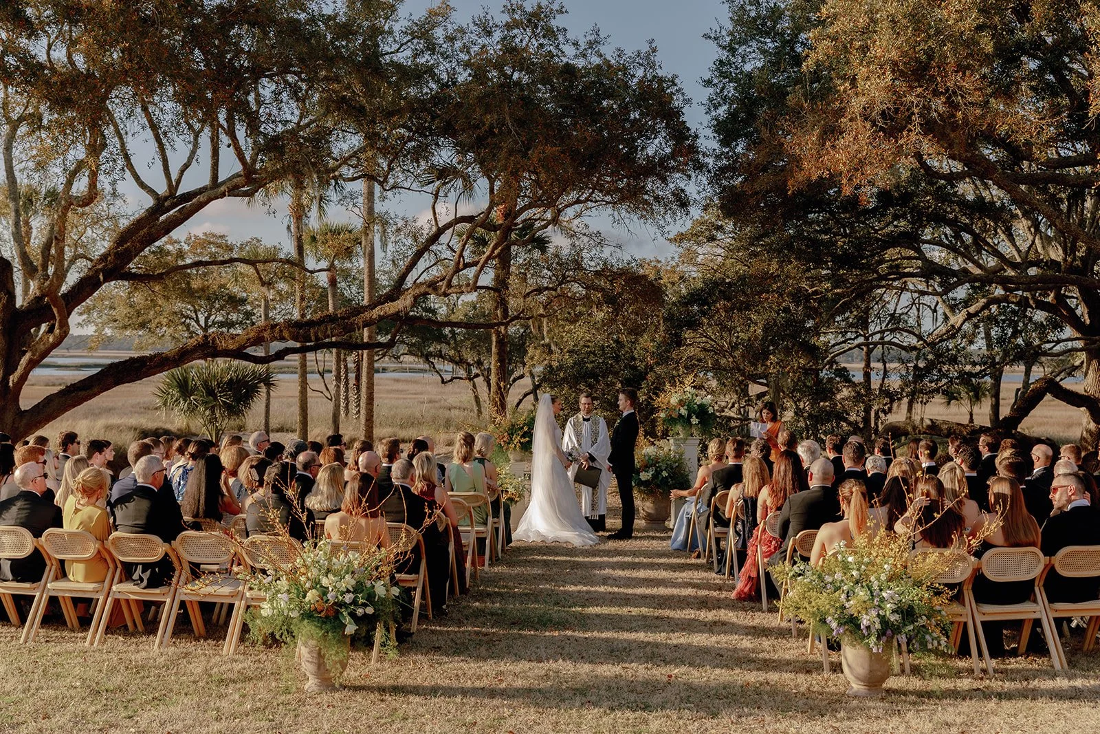 Isabelle + Carl | Photographer: Katie McCuin | Florals: Petaloso | Venue: Kiawah Island Club River Course