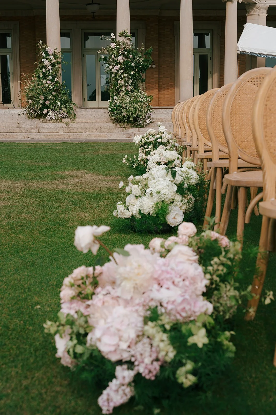 Isa + Cody | Photographer: Molly Adams | Florals: Matthew Muscarella | Venue: Sleepy Hollow Country Club