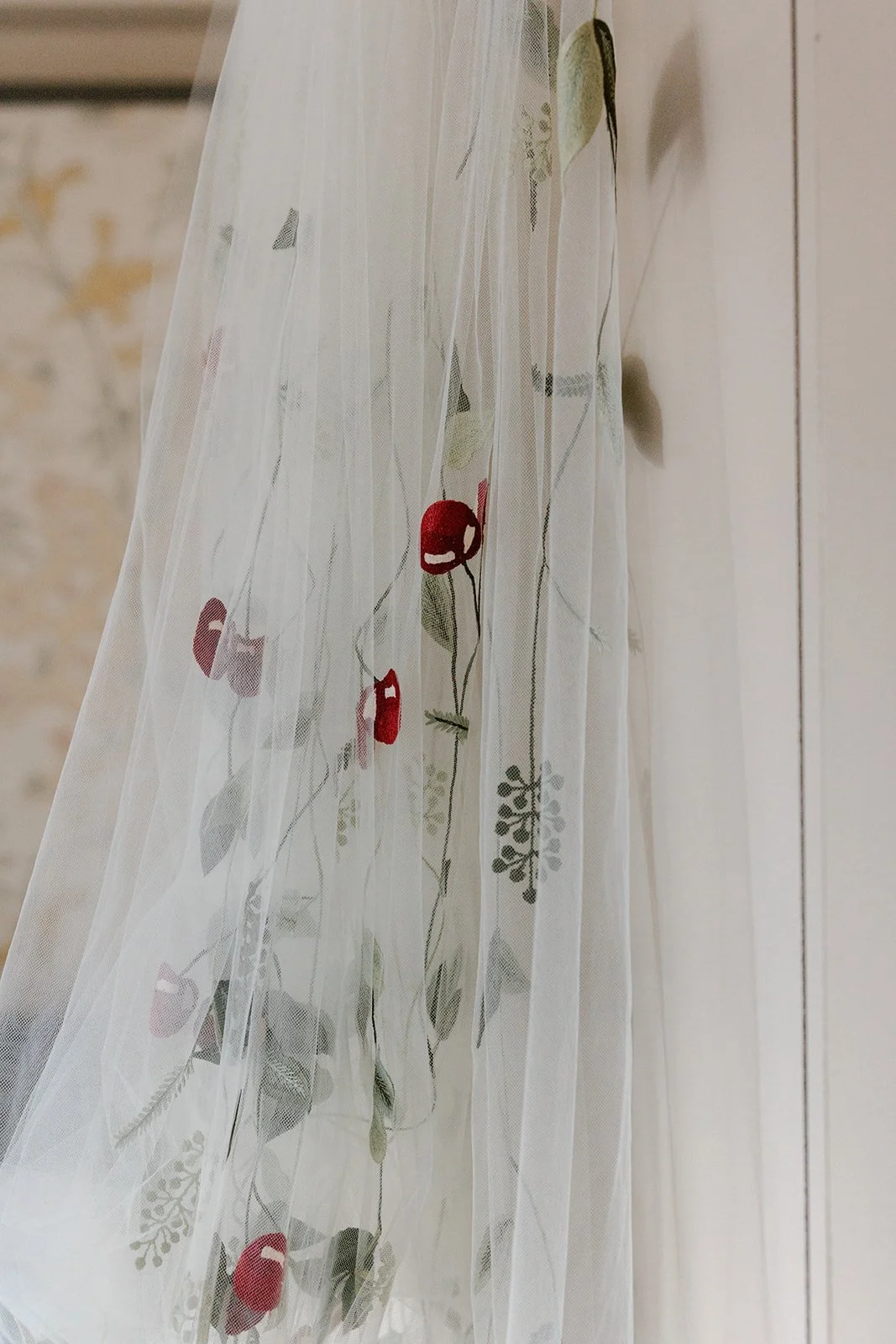 Louise + Shaun | Photo: Vik Moon | Florals: Lulo Floral | Venue: Cooper Hewitt