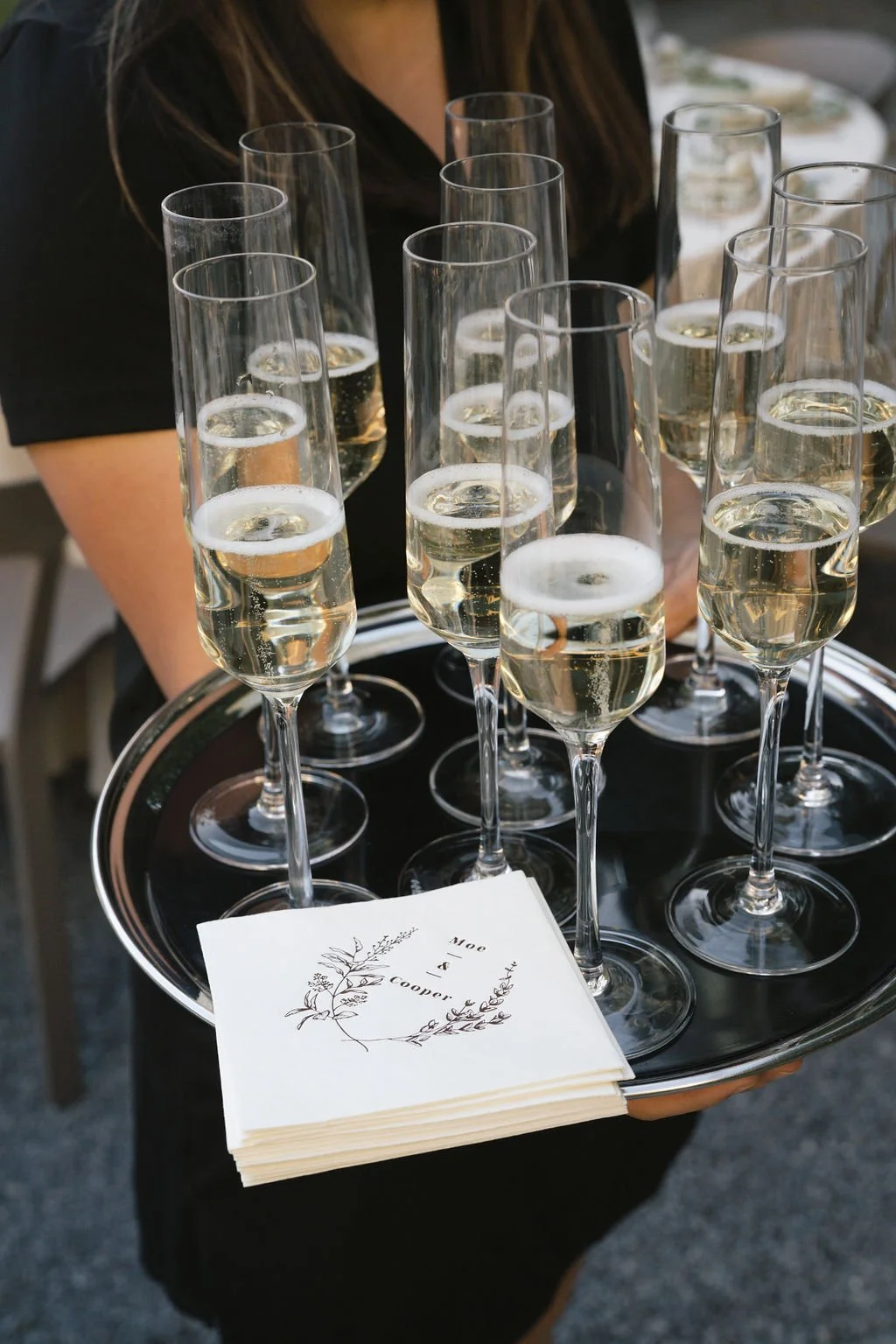 Moe + Cooper | Photographer: Gayle Brooker | Florals: Petaloso | Venue: The Gibbes Museum. of Art