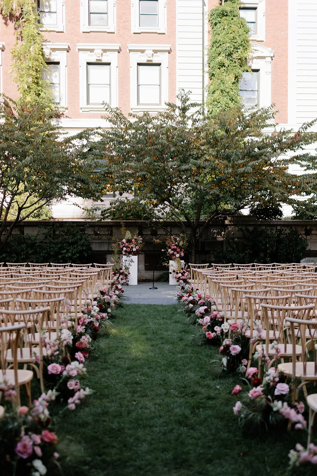 Louise + Shaun | Photo: Vik Moon | Florals: Lulo Floral | Venue: Cooper Hewitt