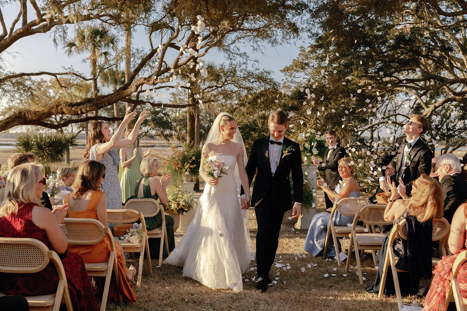 Isabelle + Carl | Photographer: Katie McCuin | Florals: Petaloso | Venue: Kiawah Island Club River Course