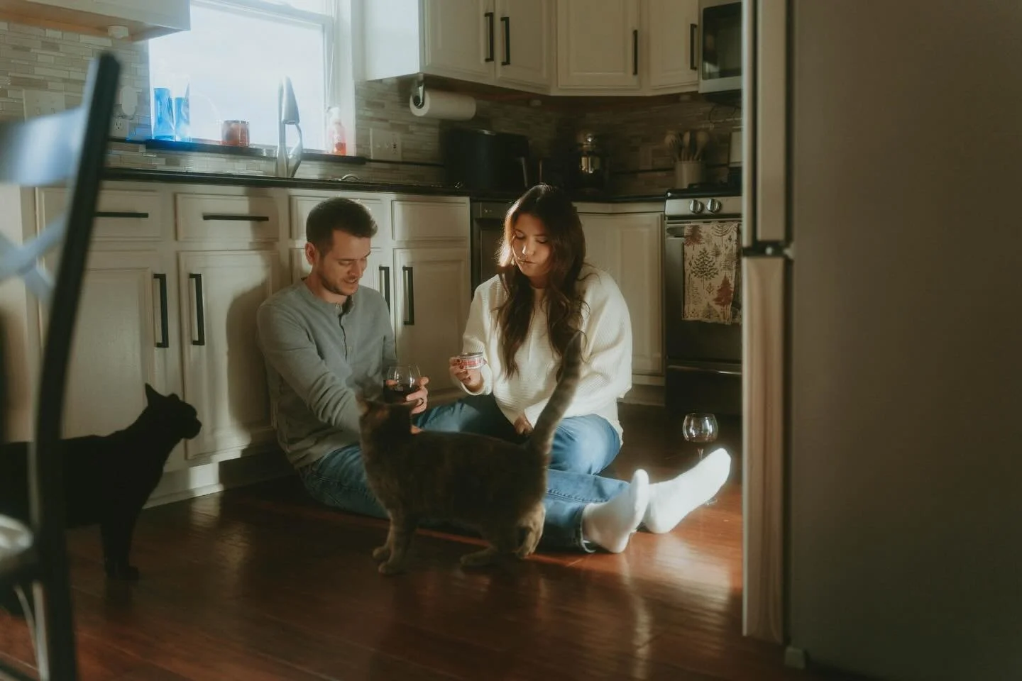 Let me come to your house and take pics of you chilling with your pets!  Look at those kitties <3
.
.
.

[ cleveland wedding photographer, ohio elopement photographer, tampa wedding photographer, florida elopement photographer, youngstown wedding 