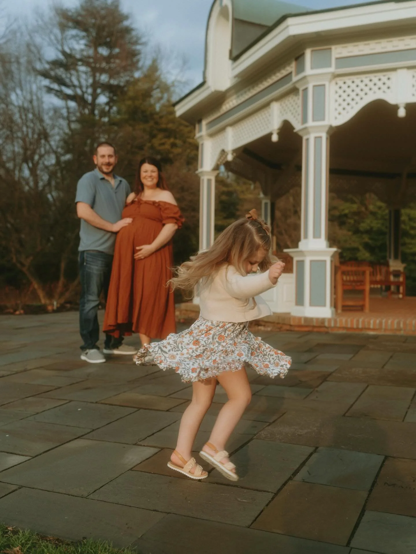 This is what it looks like to let your kids have fun during your family photos! And we absolutely did have fun!
The Rule family 🫶🏻
.
.
.
#clevelandphotographer #ohiophotographer
#clevelandmaternityphotographer #documentaryfamilyphotographer #lifest