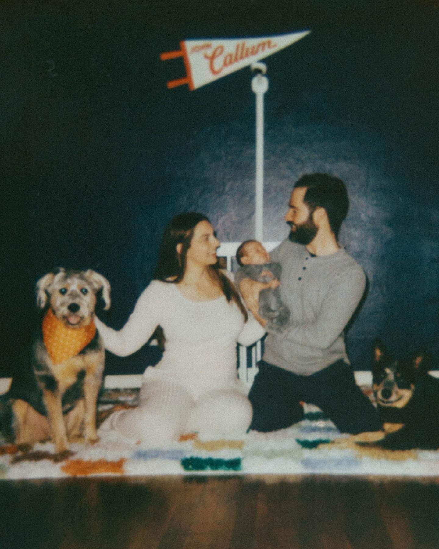 Callum&rsquo;s very first photoshoot hehe! The Fleischer family💙🤍
.
.
.
#clevelandphotographer #ohiophotographer
#clevelandmaternityphotographer #documentaryfamilyphotographer #lifestylefamilyphotography