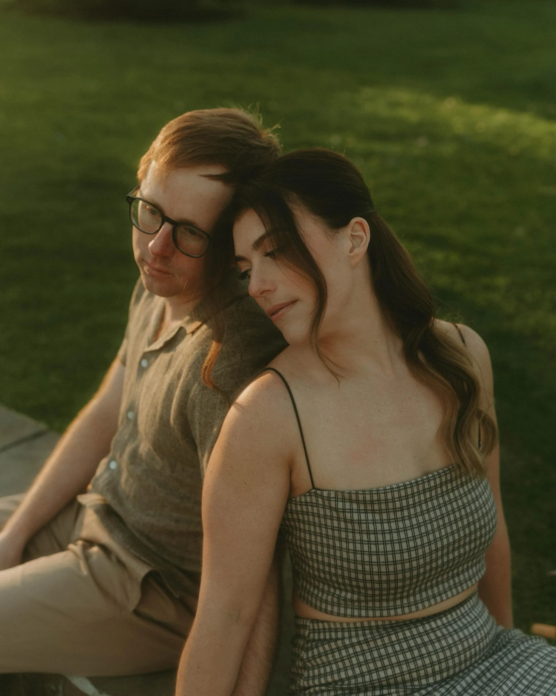 Emily + Austin&rsquo;s engagement session~
Pt 2:GOLDEN HOUR
✨🌞🫶🏻

&bull;
&bull;
.

#clevelandweddingphotographer
#ohioweddingphotographer
#elopementphotographer
#documentaryweddingphotographer
#filmweddingphotographer