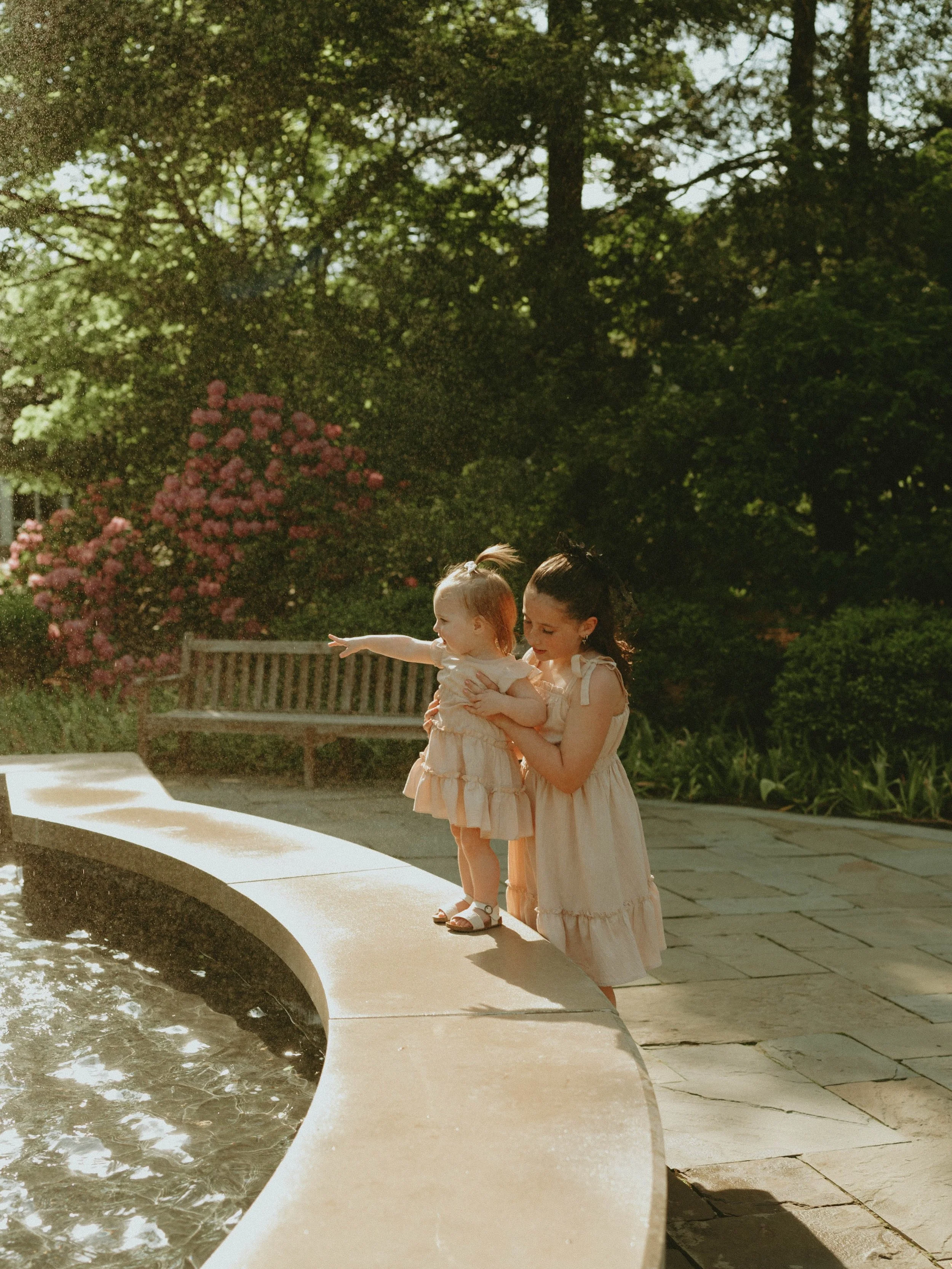 Sisters💖✨🎀
*Some moments from my Mother&rsquo;s Day mini sessions :)
.
.
.
#clevelandphotographer #ohiophotographer
#clevelandmaternityphotographer #documentaryfamilyphotographer #lifestylefamilyphotography