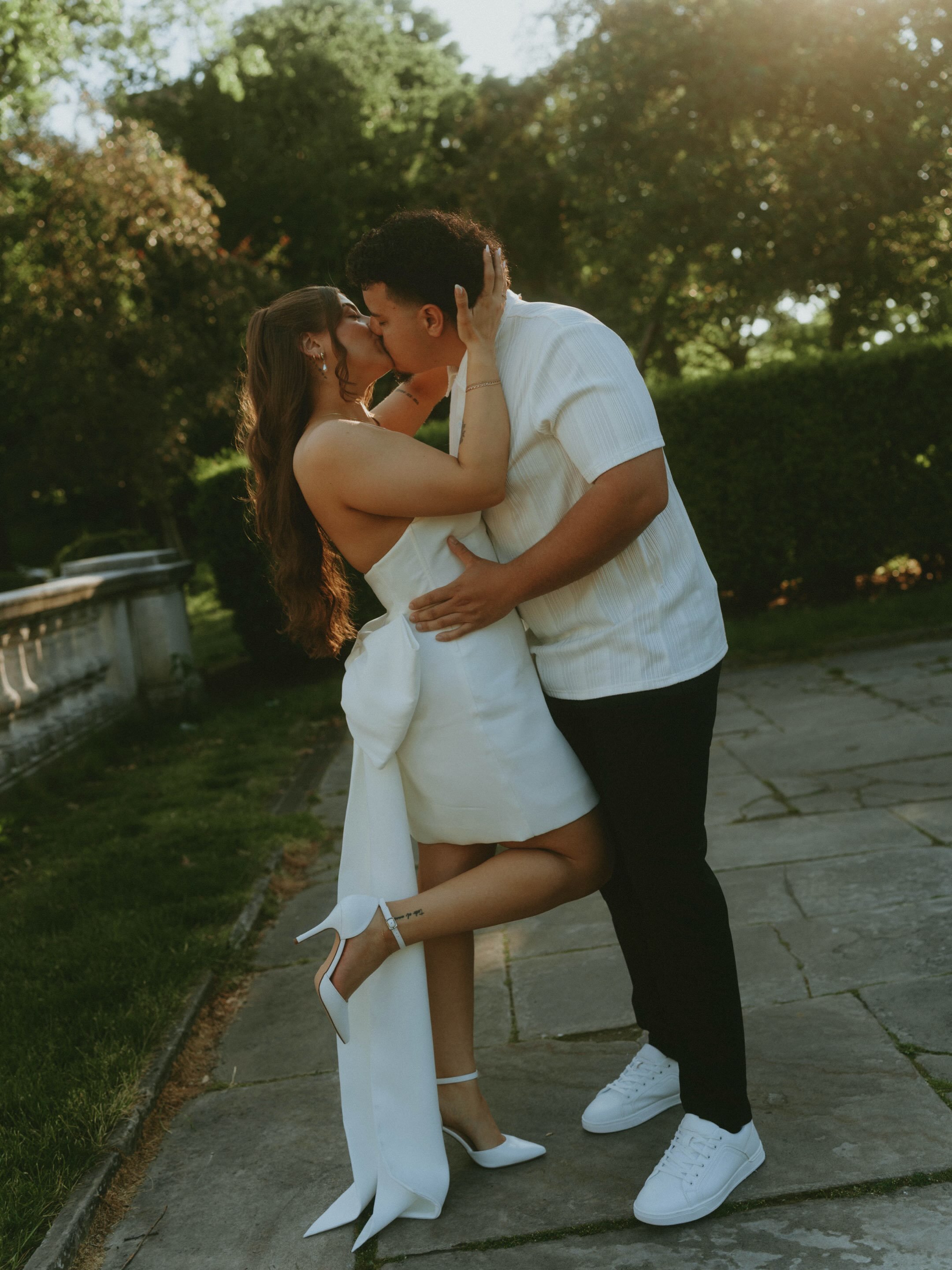 Alexia + Devin&rsquo;s engagement session~
✨🌞🫶🏻

&bull;
&bull;
.

#clevelandweddingphotographer
#ohioweddingphotographer
#elopementphotographer
#documentaryweddingphotographer
#filmweddingphotographer