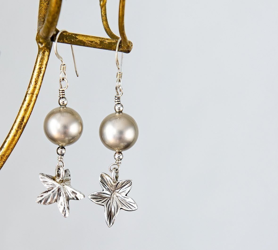 Gray%25252BShell%25252BPearls%25252Bwith%25252BSilver%25252BStarfish%25252BEarrings-M3.jpg