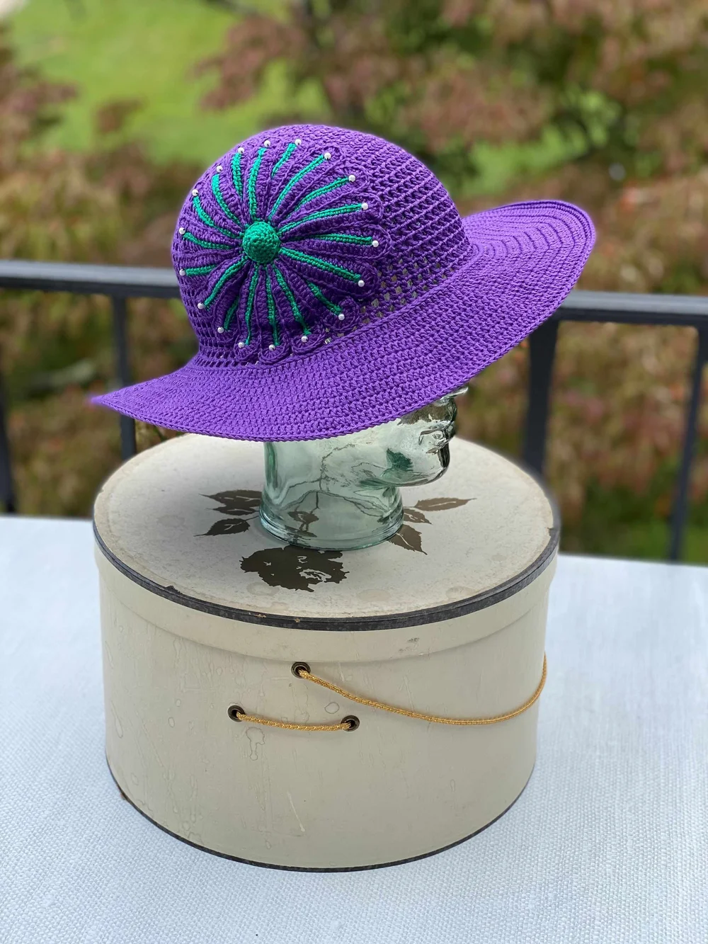 Easy Crochet Flower Hat Free Crochet Pattern Violet Crochet Flower Hat display picture 1