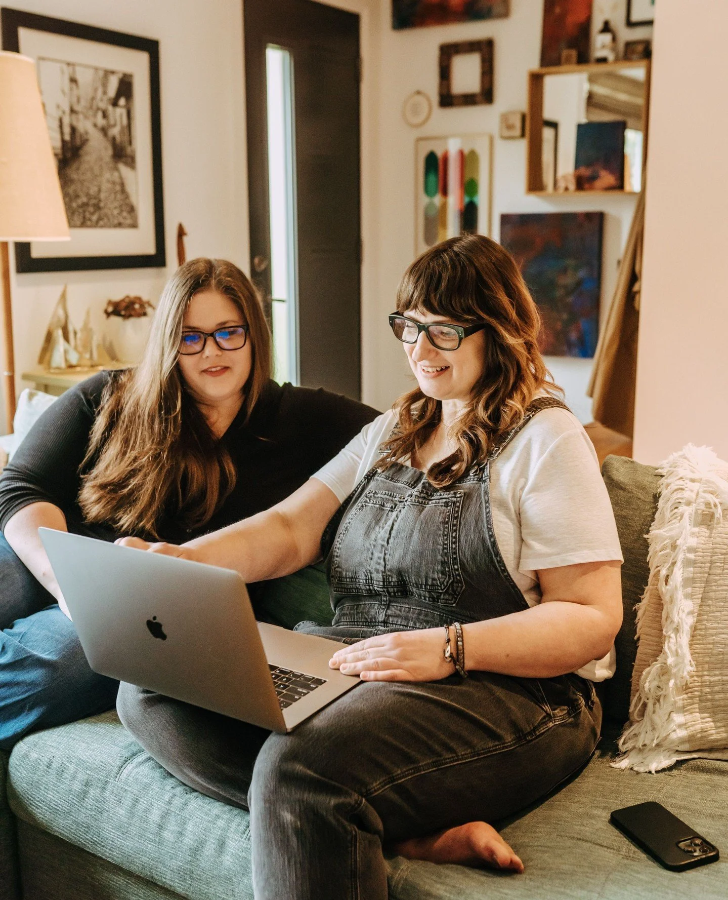 Thinking of renovating in 2 months?⁠
💔 We wish it worked that way &mdash; but it doesn&rsquo;t.⁠
⁠
Here&rsquo;s what an average renovation actually takes:⁠
✔️ 6&ndash;9 months of design + prep⁠
✔️ 3&ndash;4 months of construction⁠
✔️ About a year, s