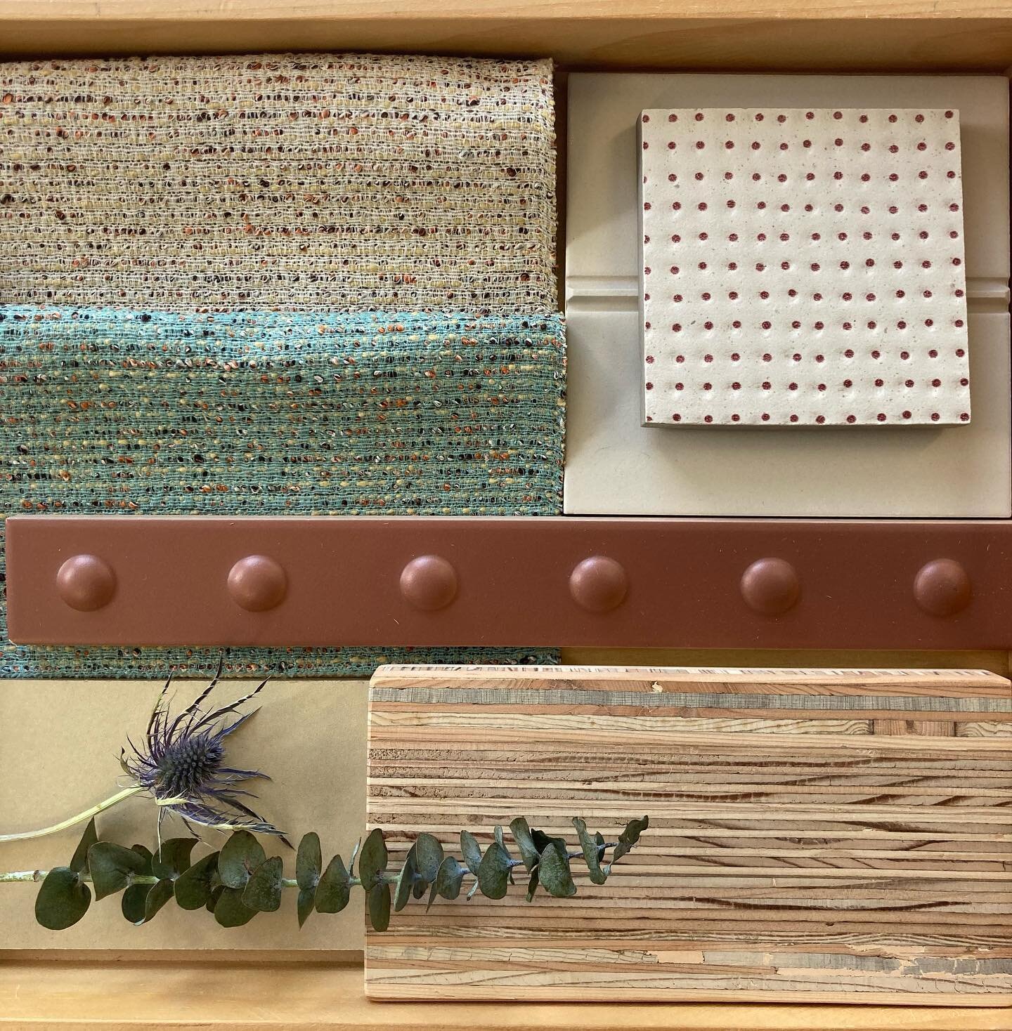 Mid day materials moment.

#materialslibrary #materialshowroom #materialsamples #flatlay  #sourcepdx