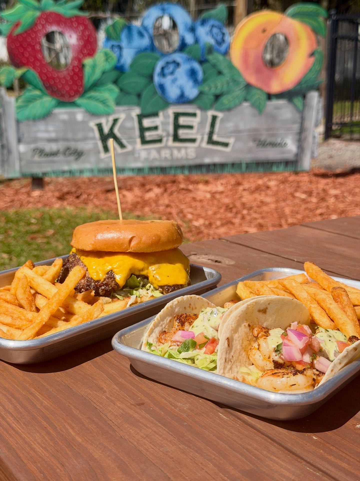 Taco Tuesday calls for the ultimate debate 🌮🍔

Are you team tacos or team burgers? Drop your pick below 👇

#tacotuesday