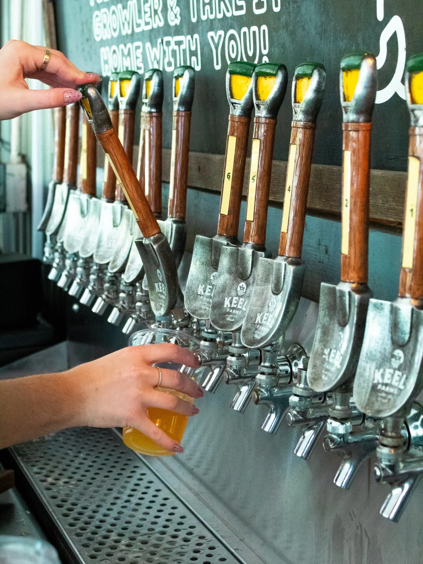 Cheers to our awesome brewery and restaurant partners for serving up Keel Farms cider! We&rsquo;re so thankful for your support in spreading farm-fresh goodness statewide. ❤️🚜

@thehangrybison 
@thetinyturtle 
@jaynluigi 
@beefobradys1985 
@skinnysb