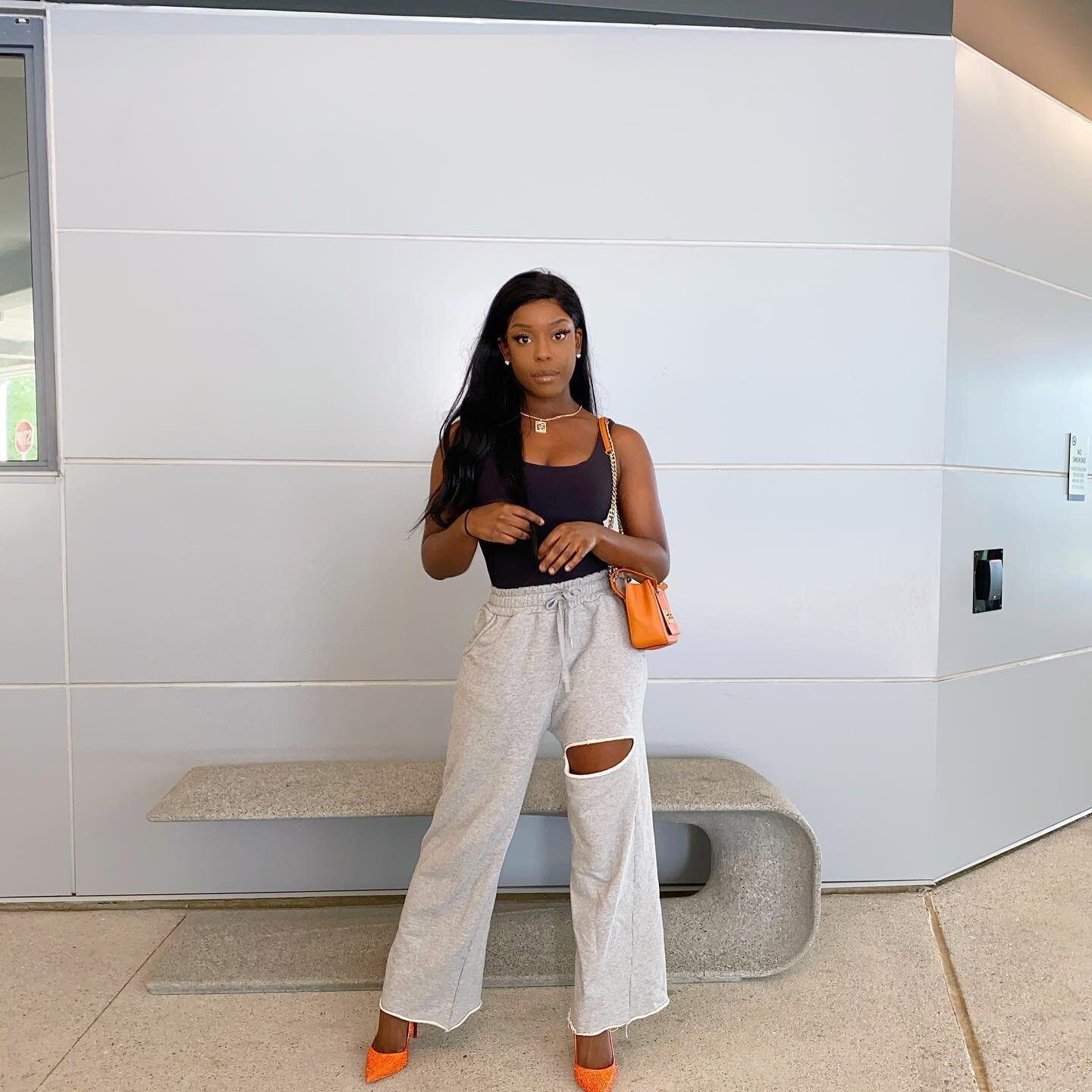 *alexa play Orange by Gucci Mane* 🧡