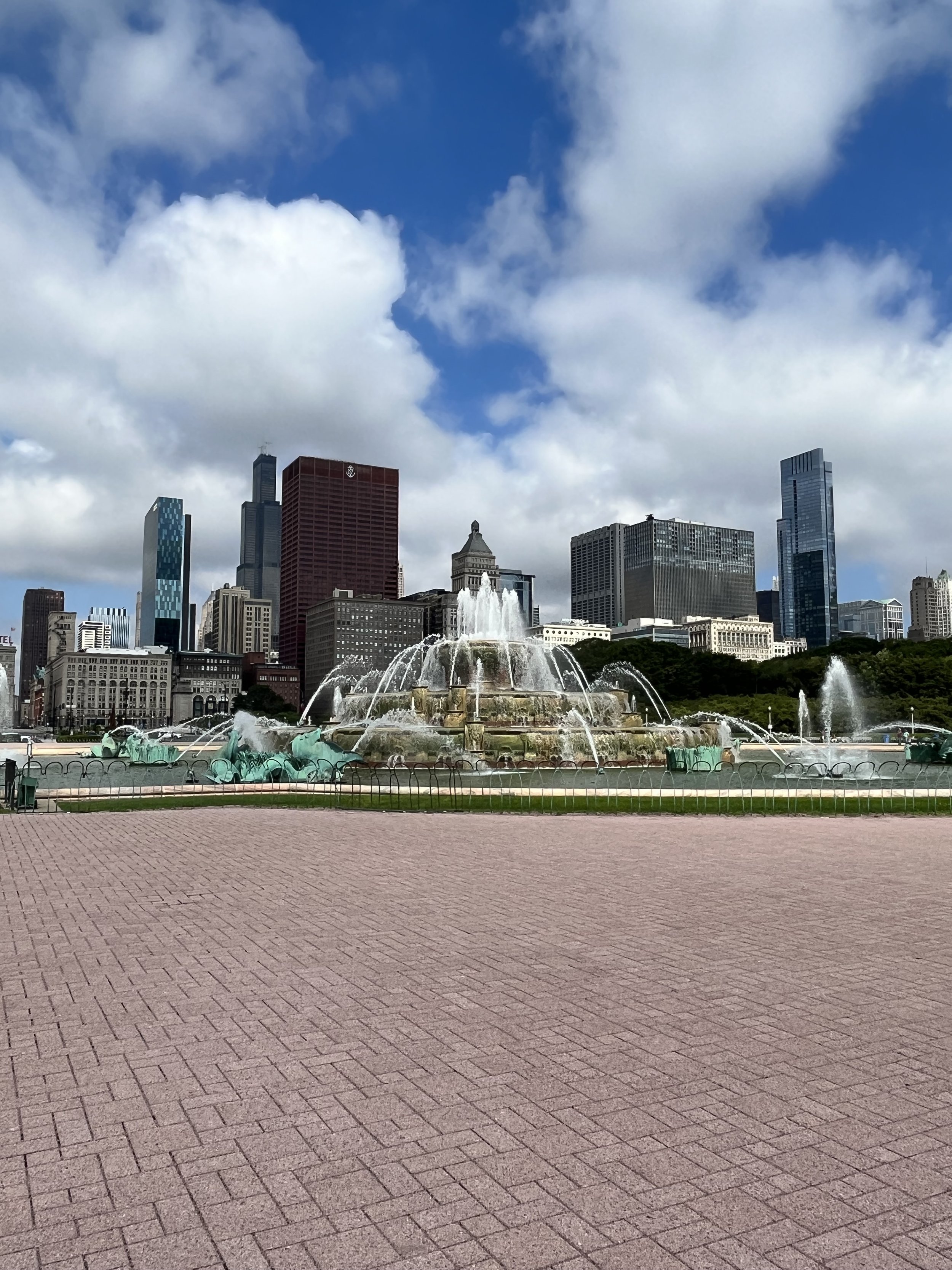 Buckingham Fountain Chicago Illinois.jpg