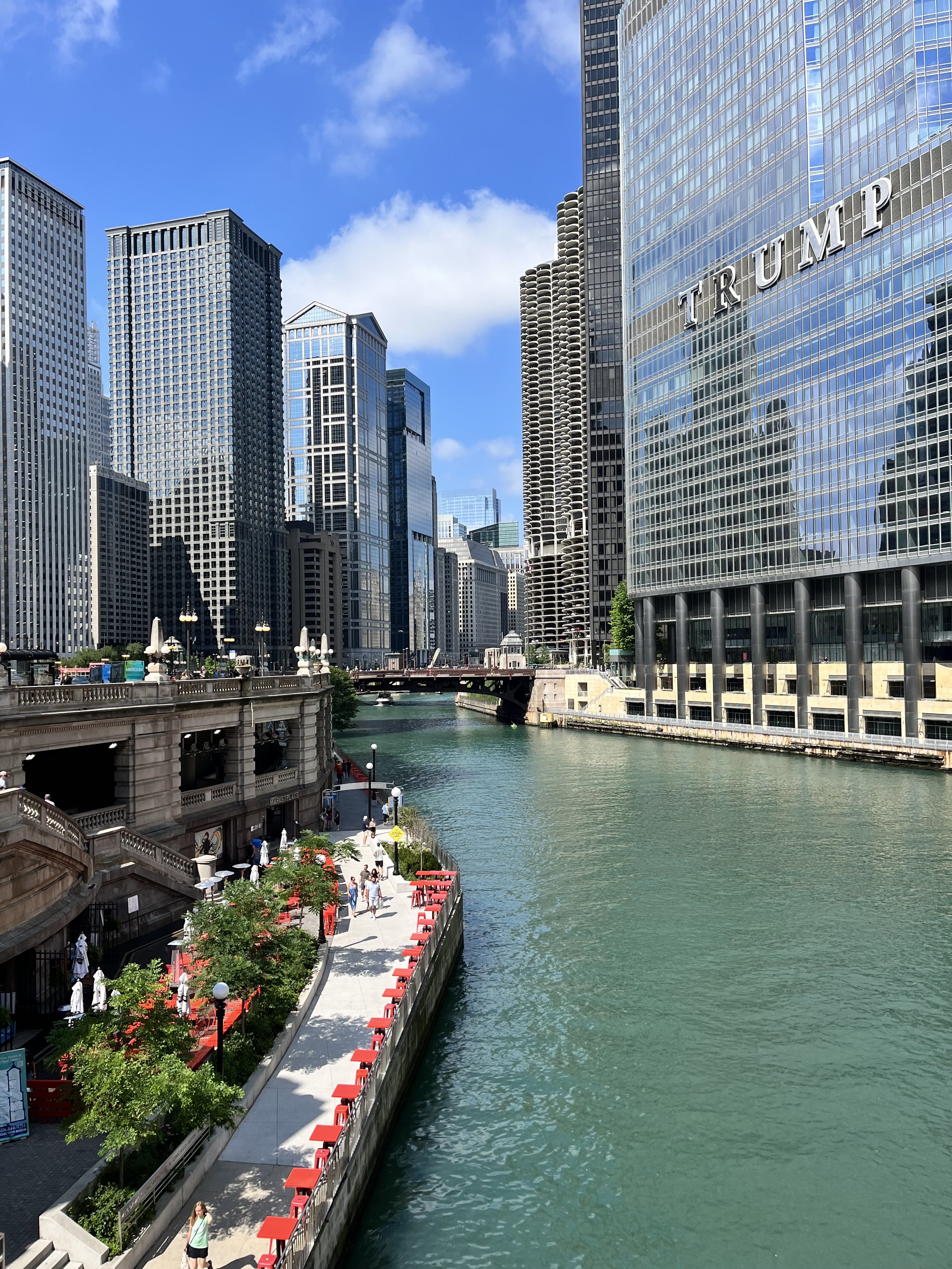 Chicago river Illinois.jpg