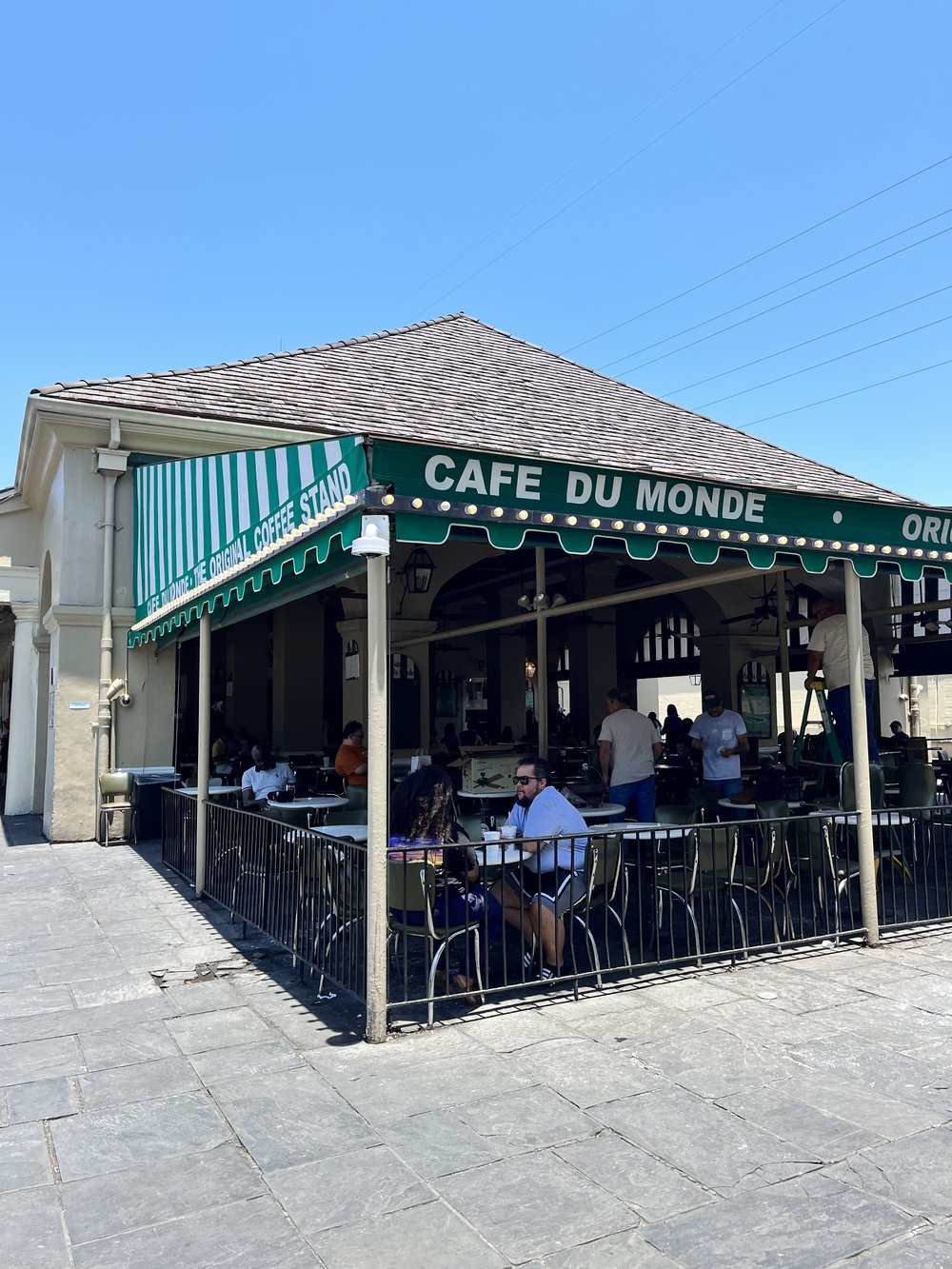 Cafe Du Monde outdoor seating New Orleans LA.jpg